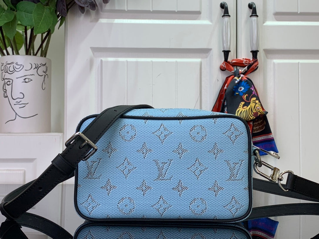 LuxluxHouse Best Quality Bags Louis Vuitton Women Men