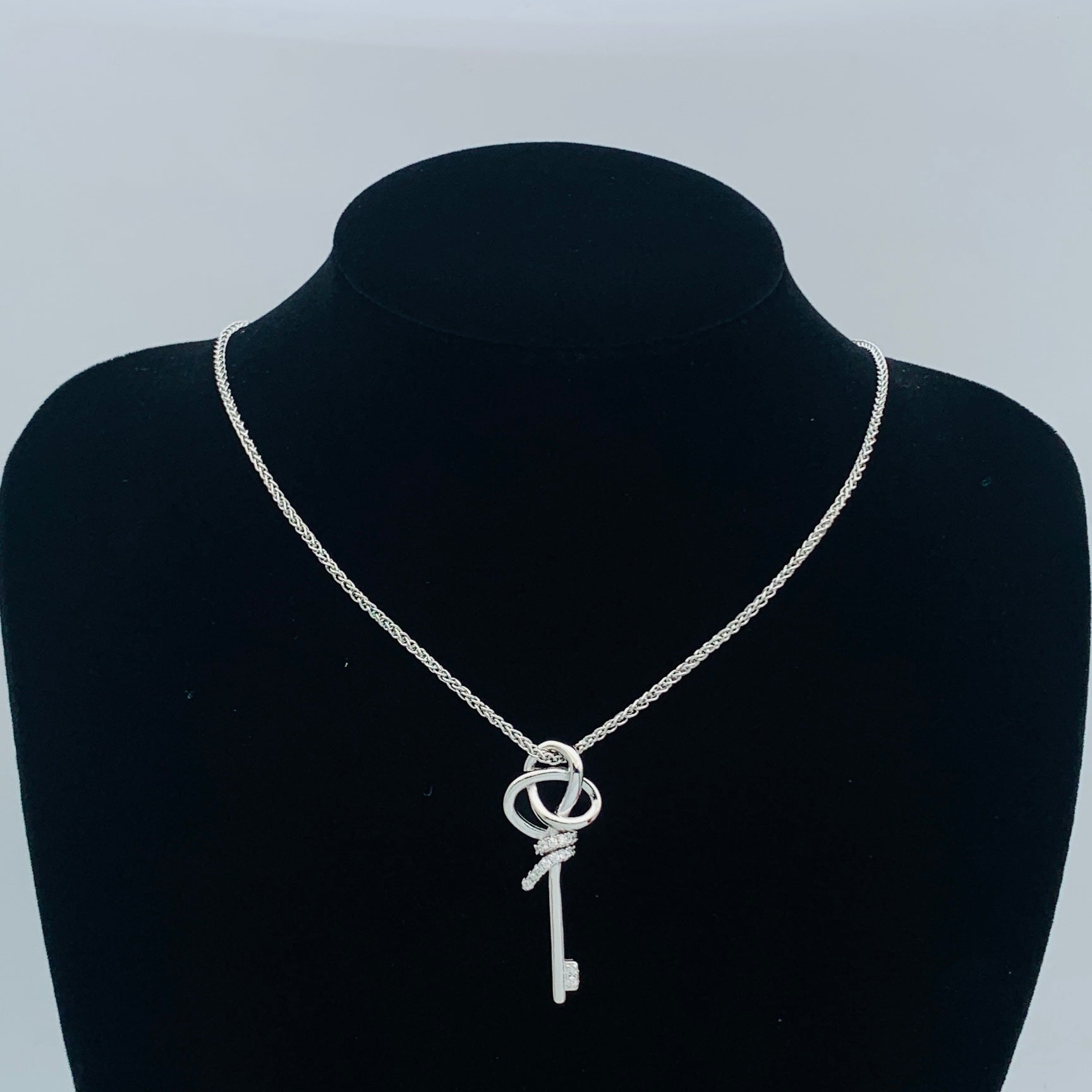 LuxluxHouse Low Price And High Quality Accessories Tiffany