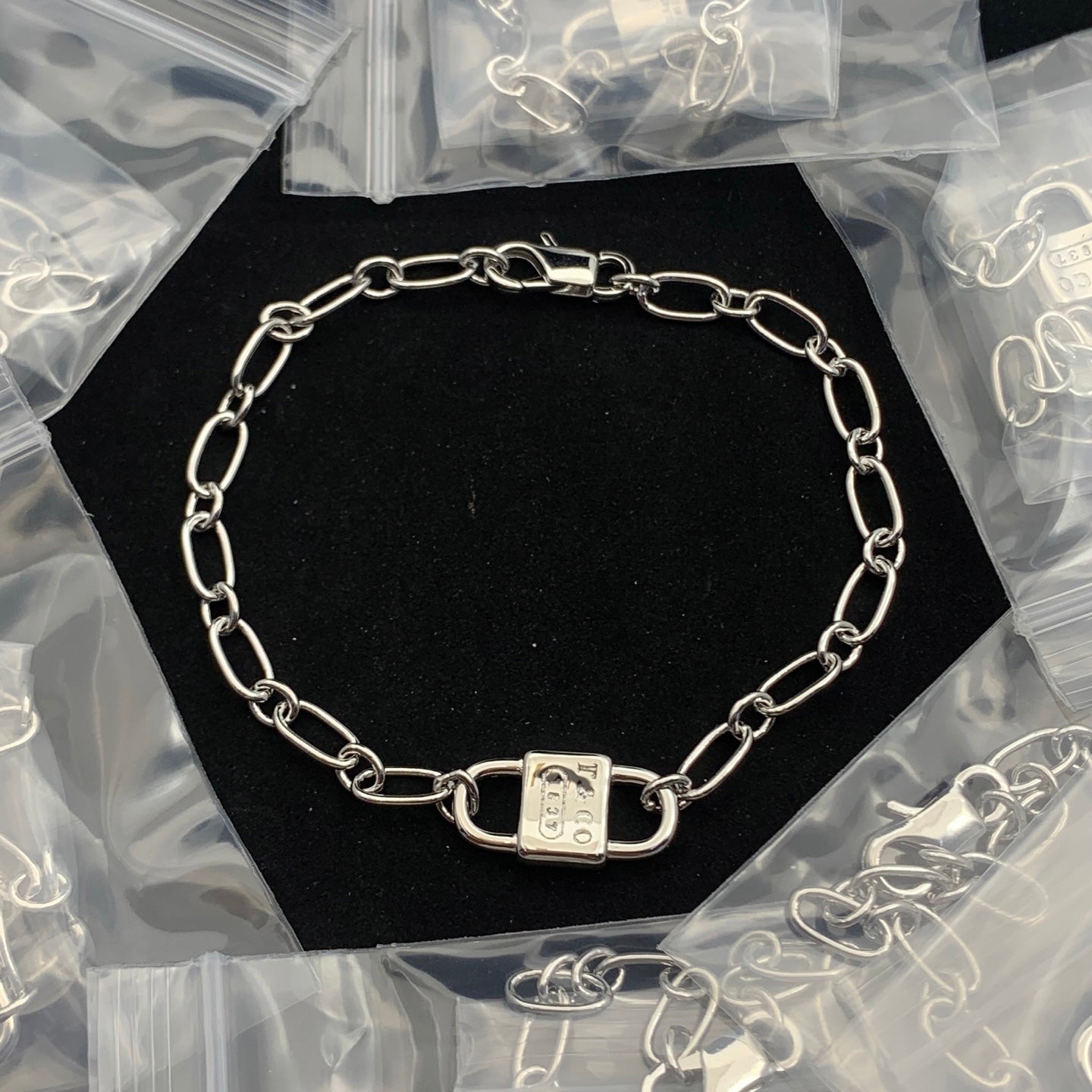 LuxluxHouse Low Price And High Quality Accessories Tiffany