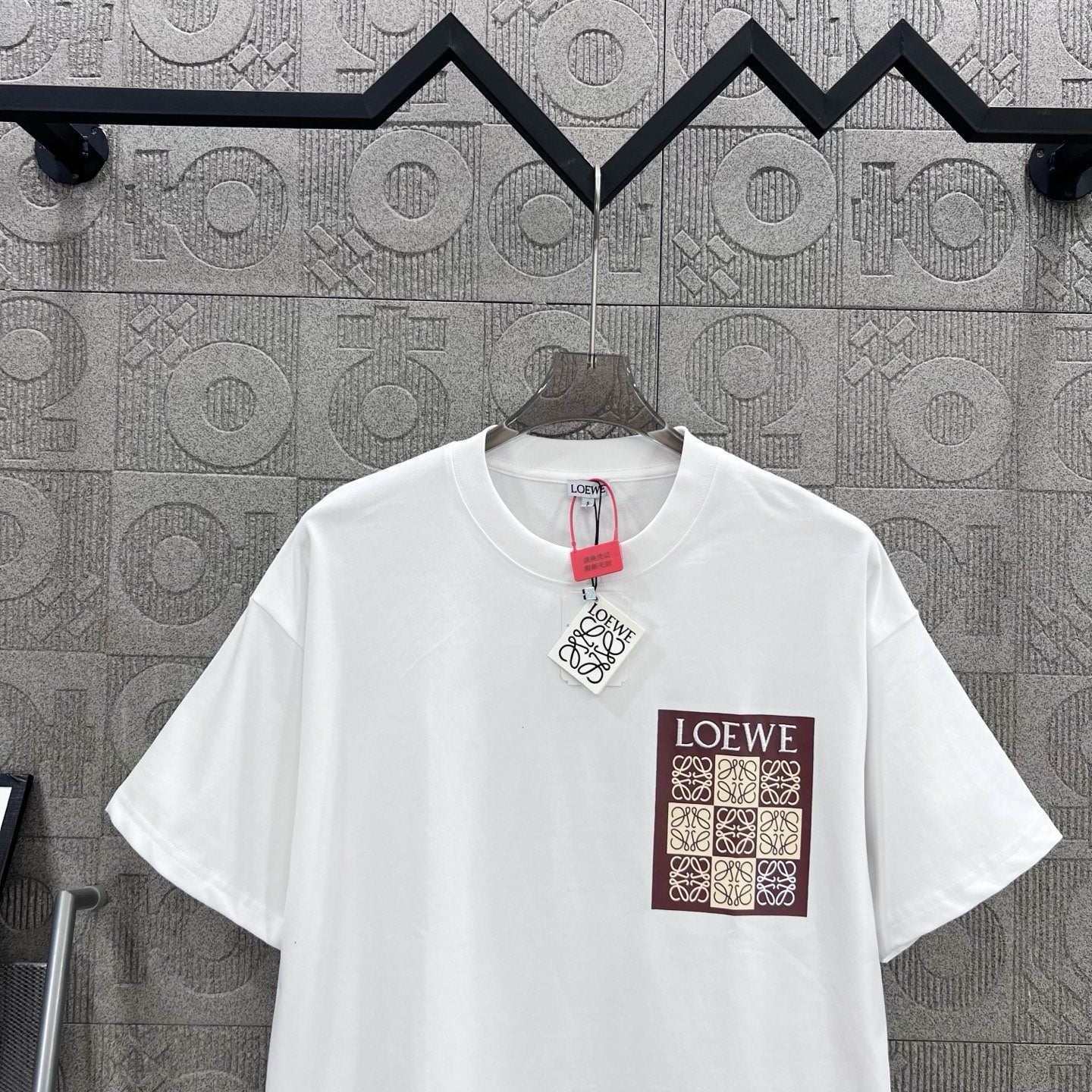 LuxluxHouse Best Quality Clothes T-shirt Loewe