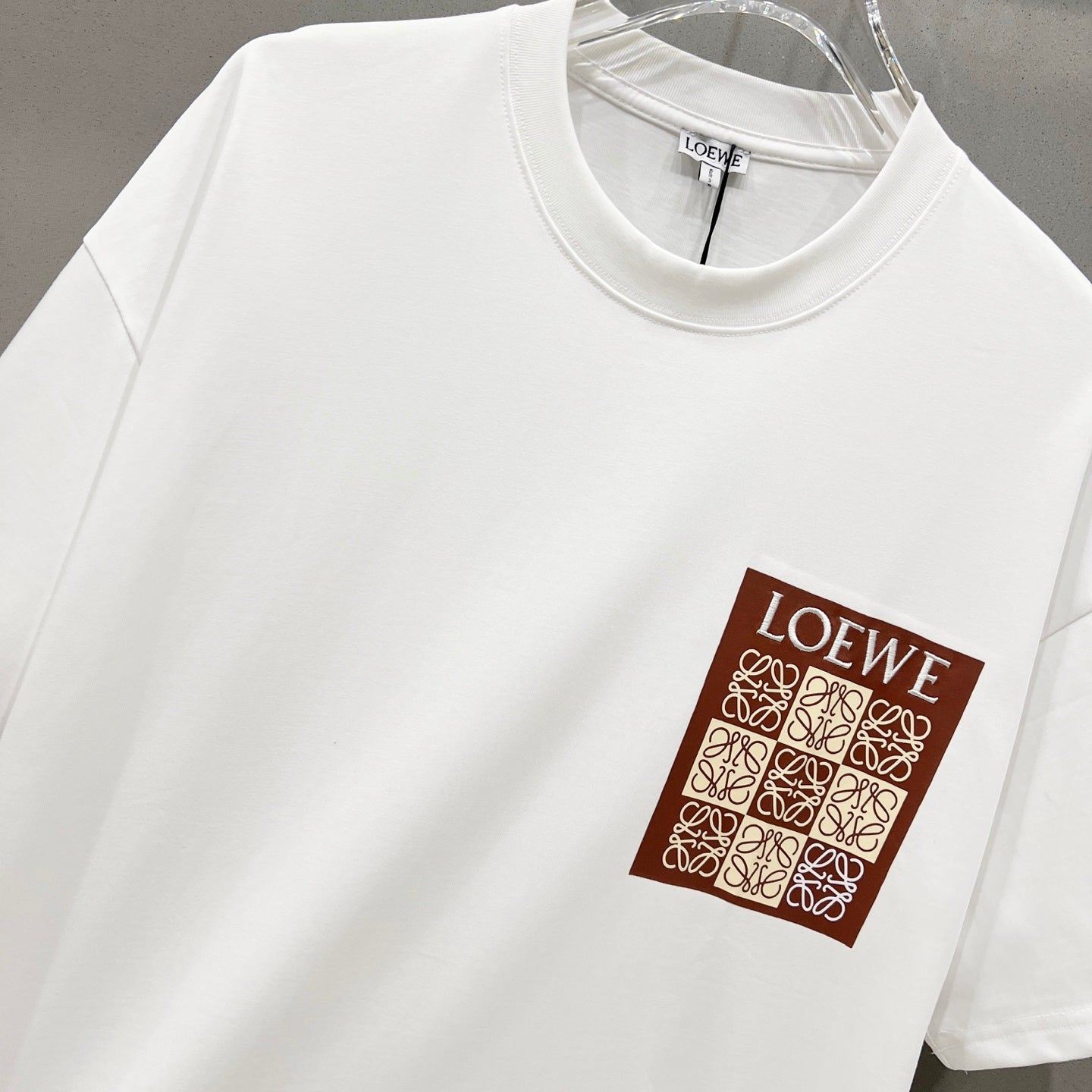 LuxluxHouse Best Quality Clothes T-shirt Loewe