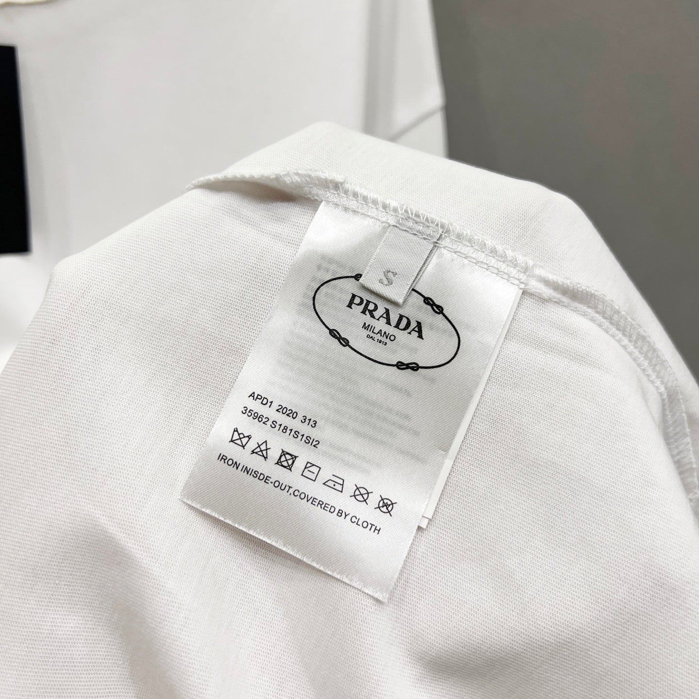 LuxluxHouse Best Quality Clothes T-shirt Prada