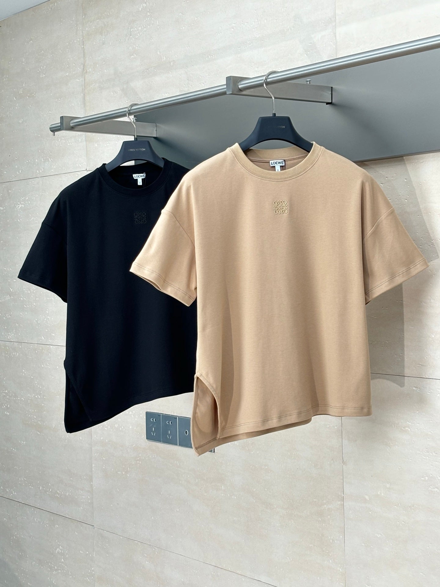 LuxluxHouse Best Quality Clothes T-shirt Loewe