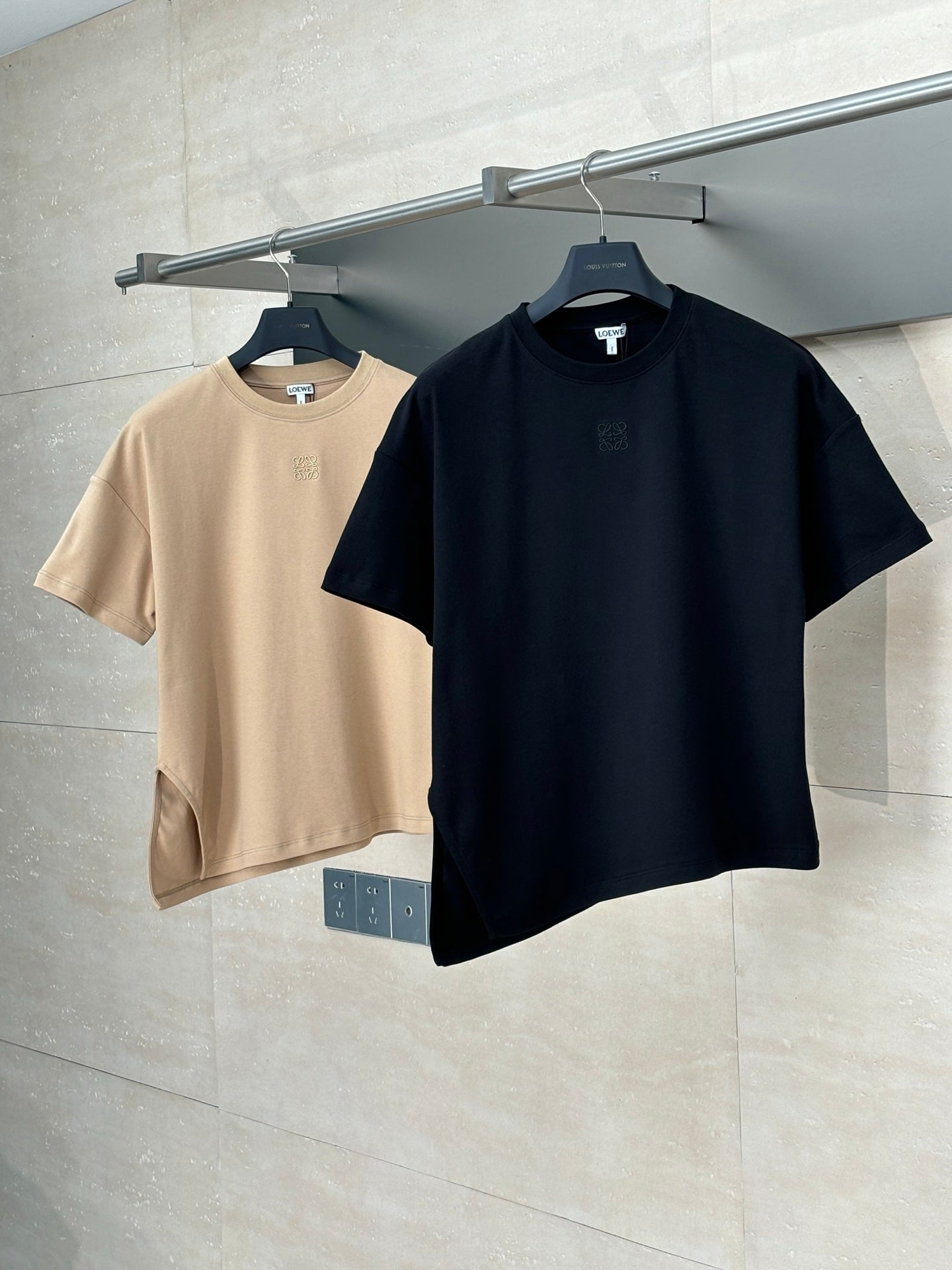 LuxluxHouse Best Quality Clothes T-shirt Loewe
