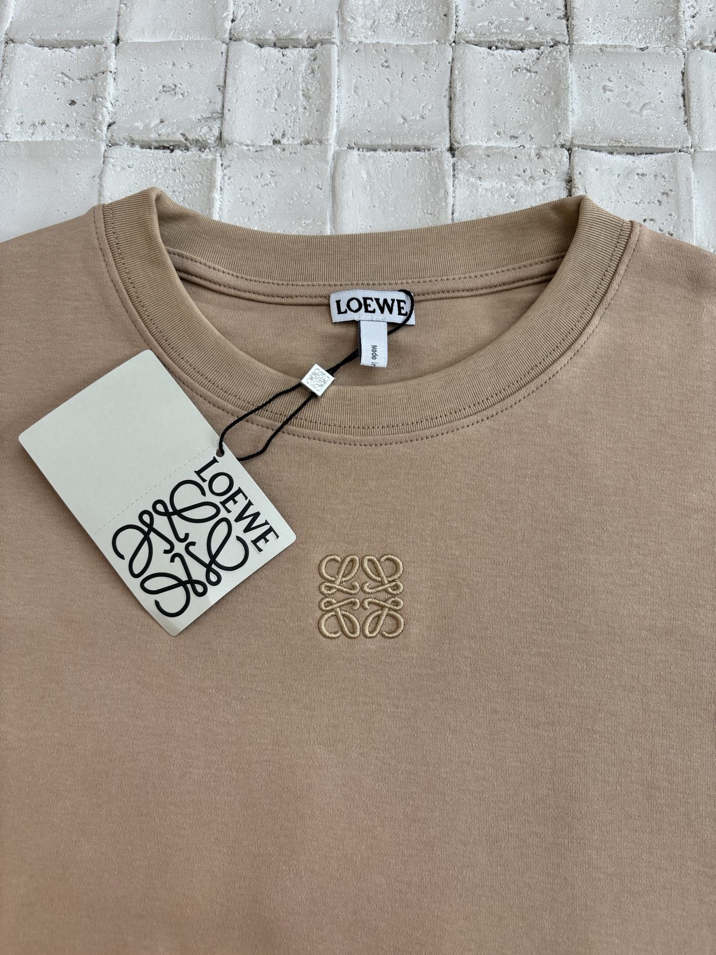 LuxluxHouse Best Quality Clothes T-shirt Loewe