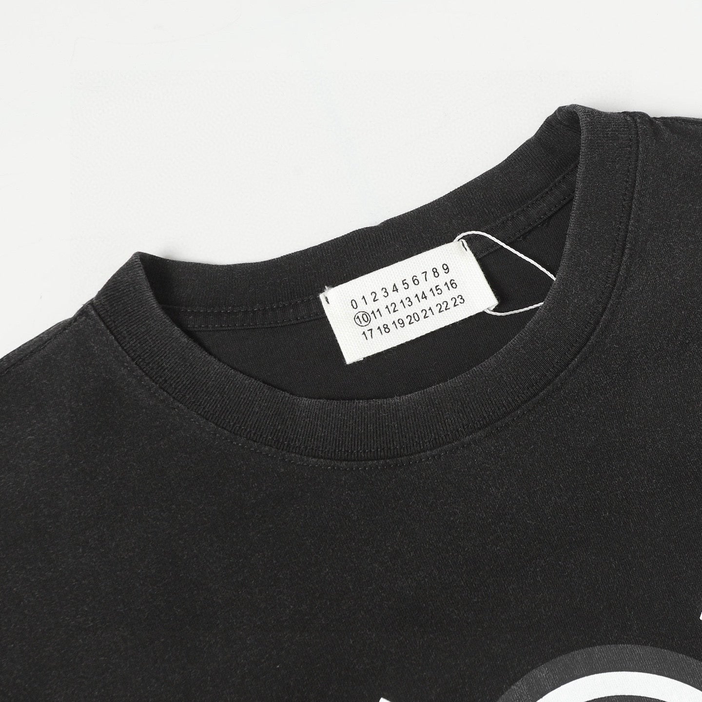 LuxluxHouse Best Quality Clothes T-shirt Chanel & Maison Margiela