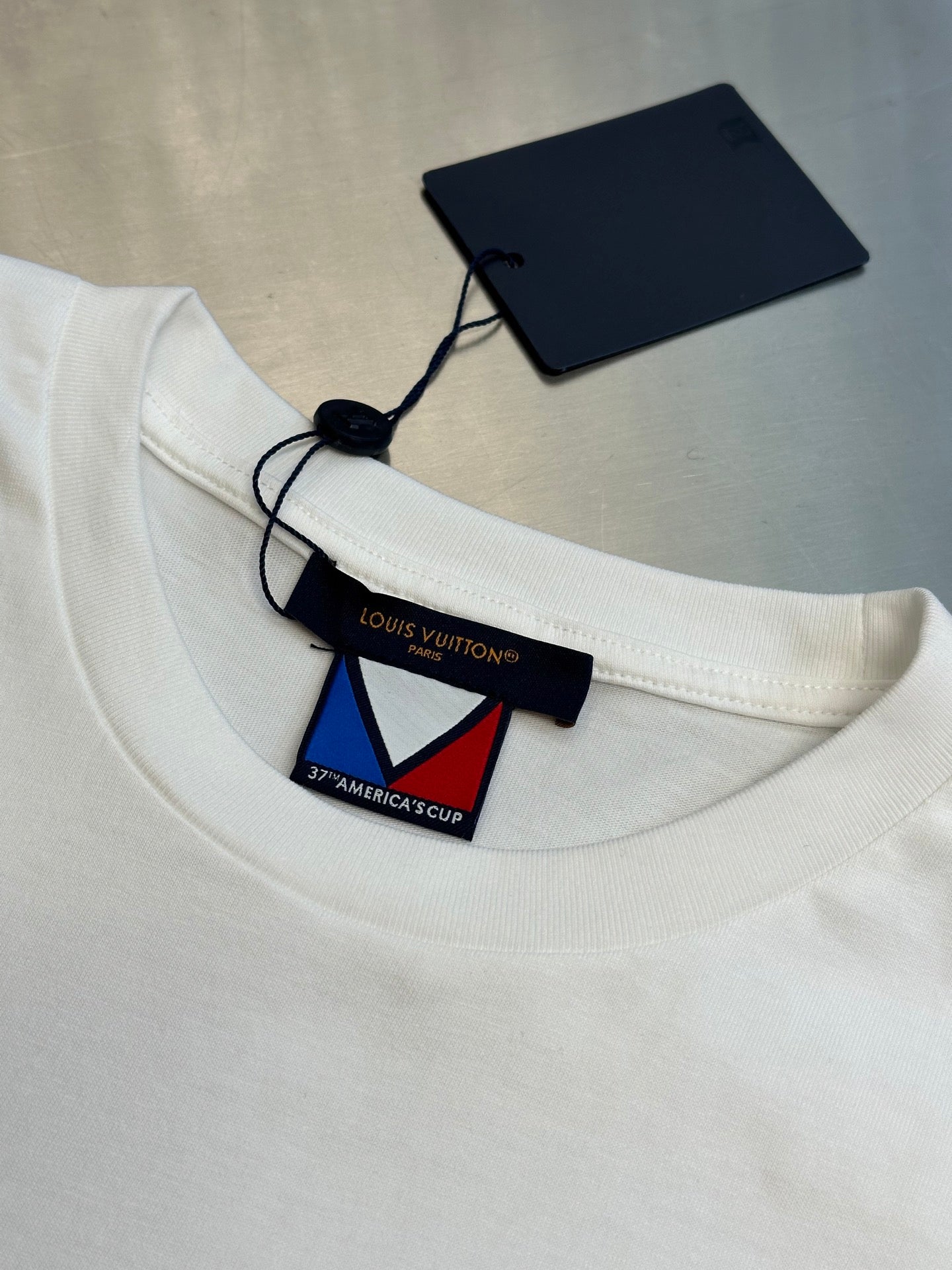 LuxluxHouse Best Quality Clothes T-shirt Louis Vuitton