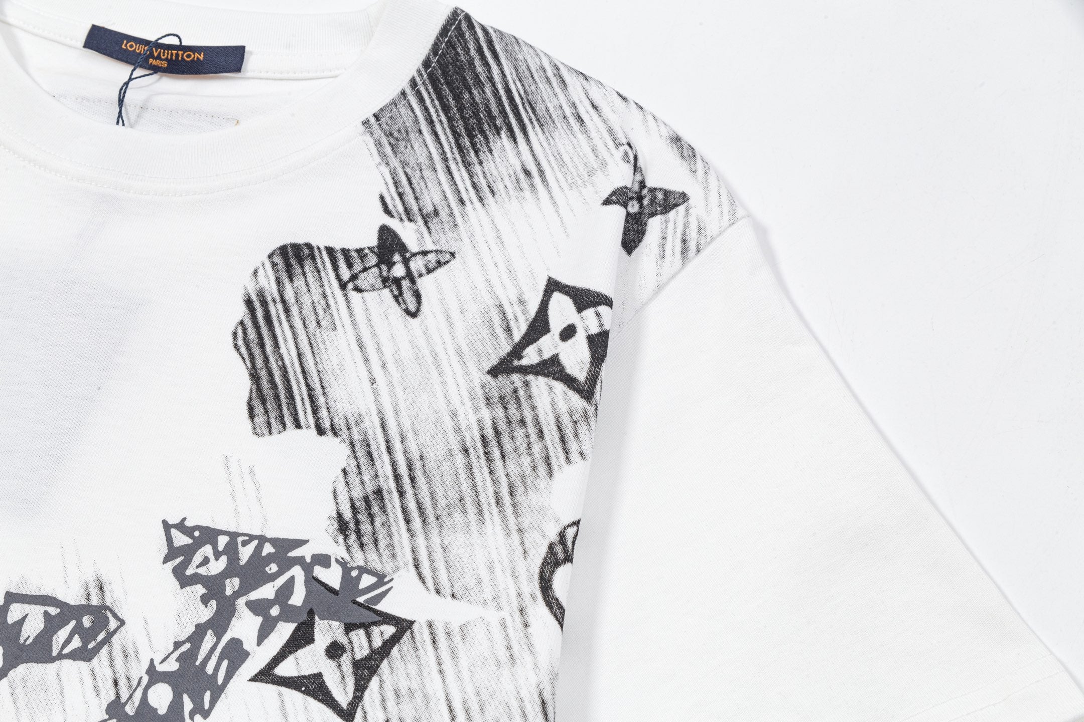 LuxluxHouse Best Quality Clothes T-shirt Louis Vuitton