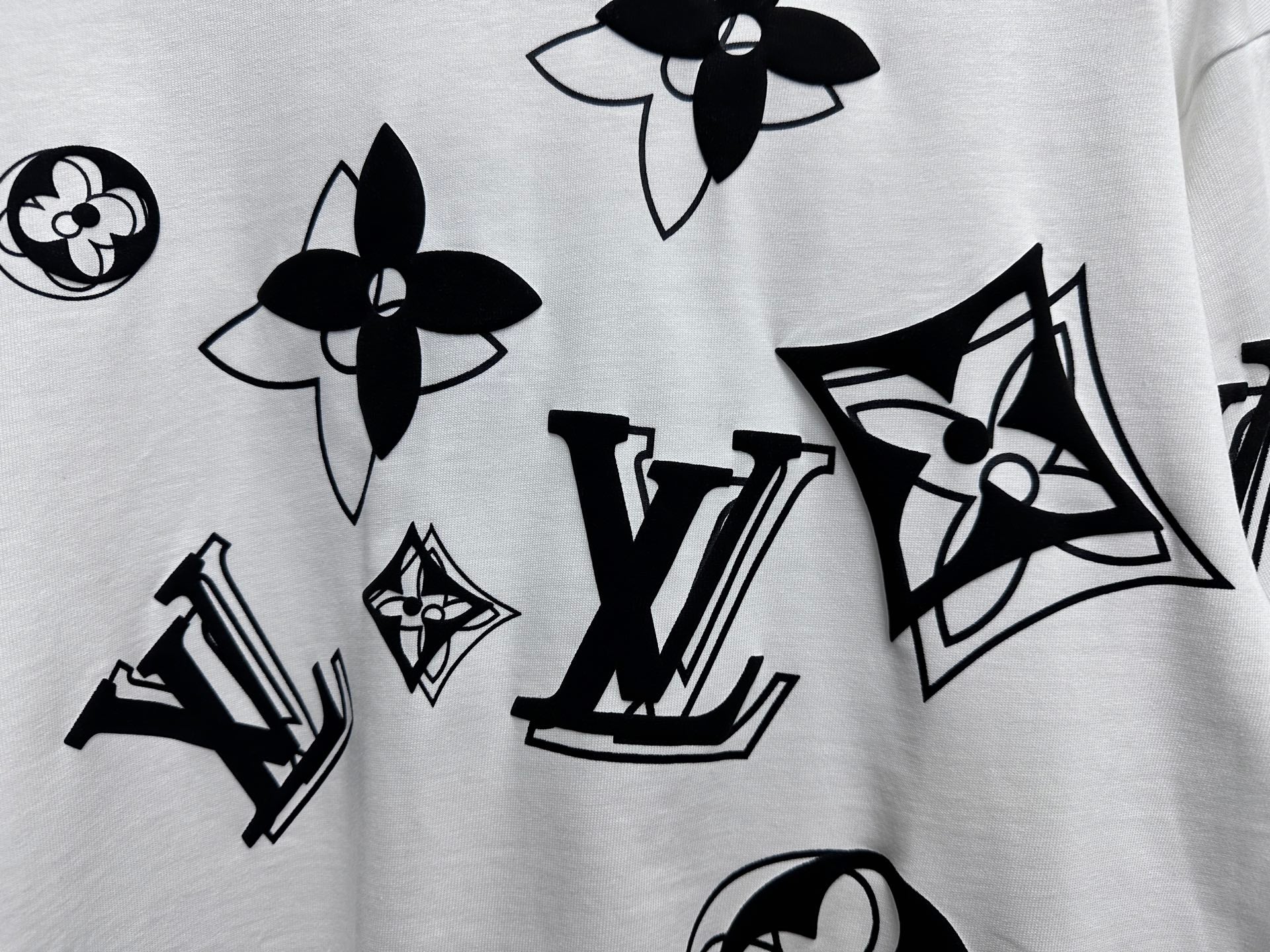 LuxluxHouse Best Quality Clothes T-shirt Louis Vuitton