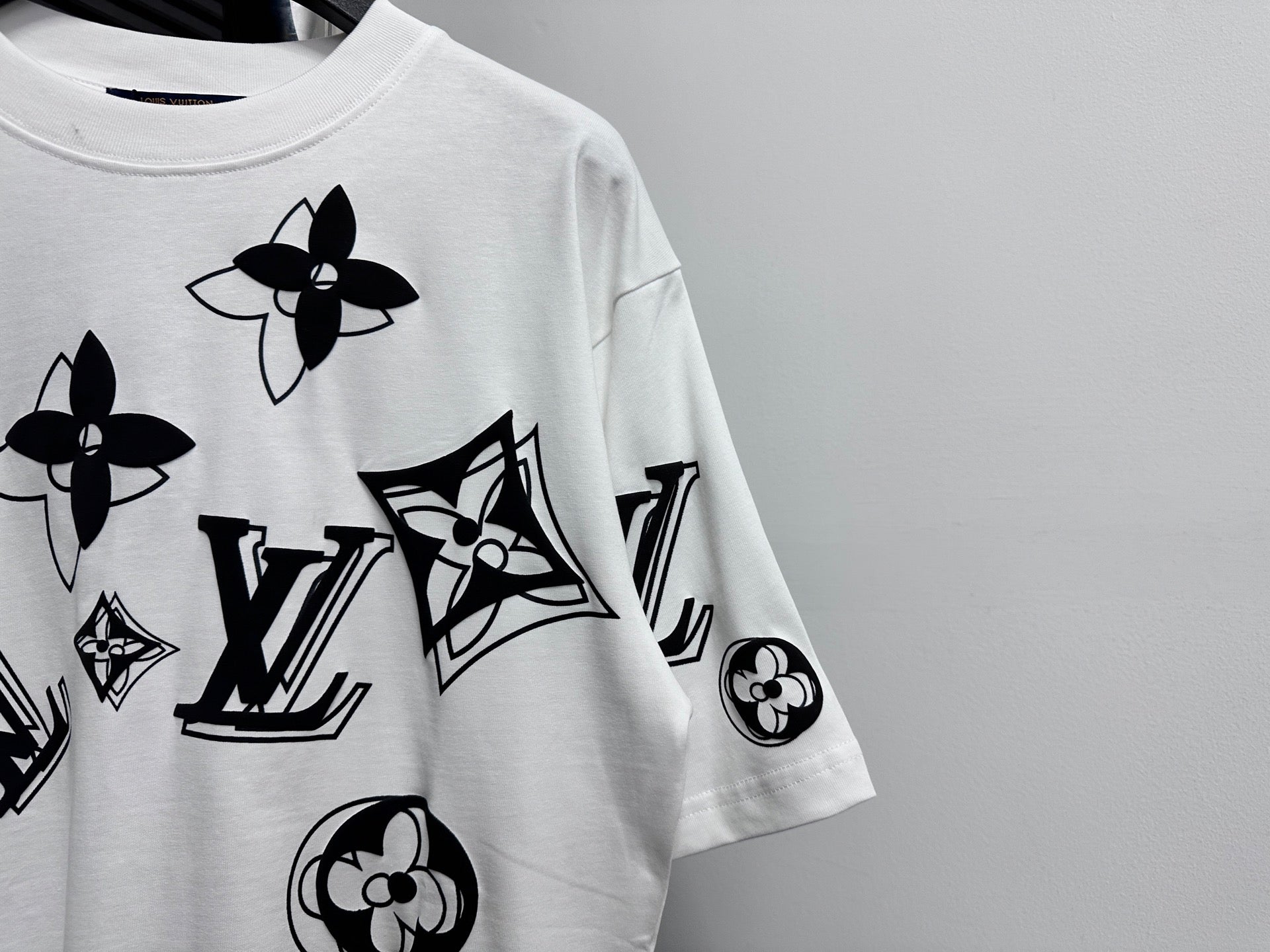 LuxluxHouse Best Quality Clothes T-shirt Louis Vuitton