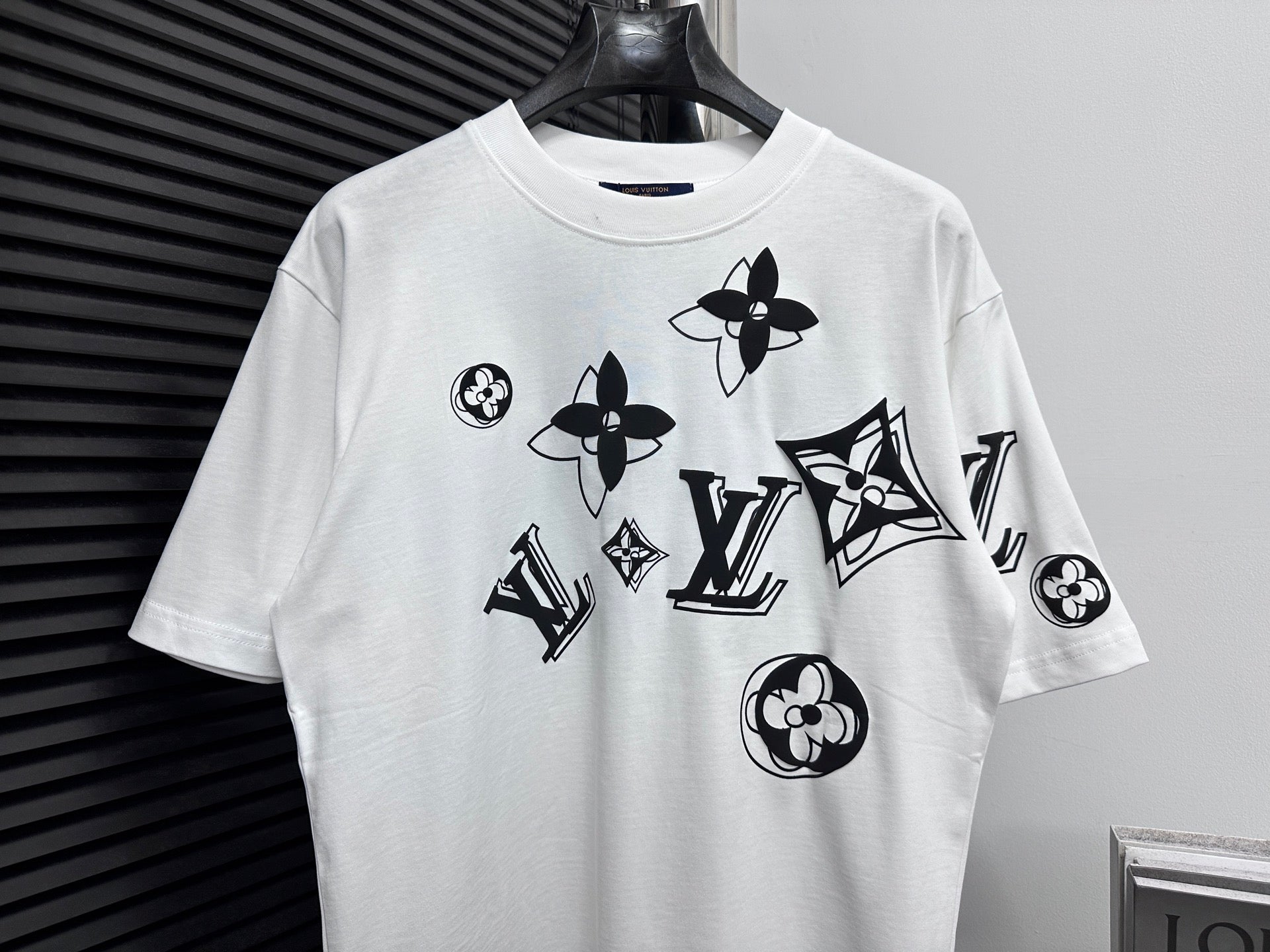 LuxluxHouse Best Quality Clothes T-shirt Louis Vuitton