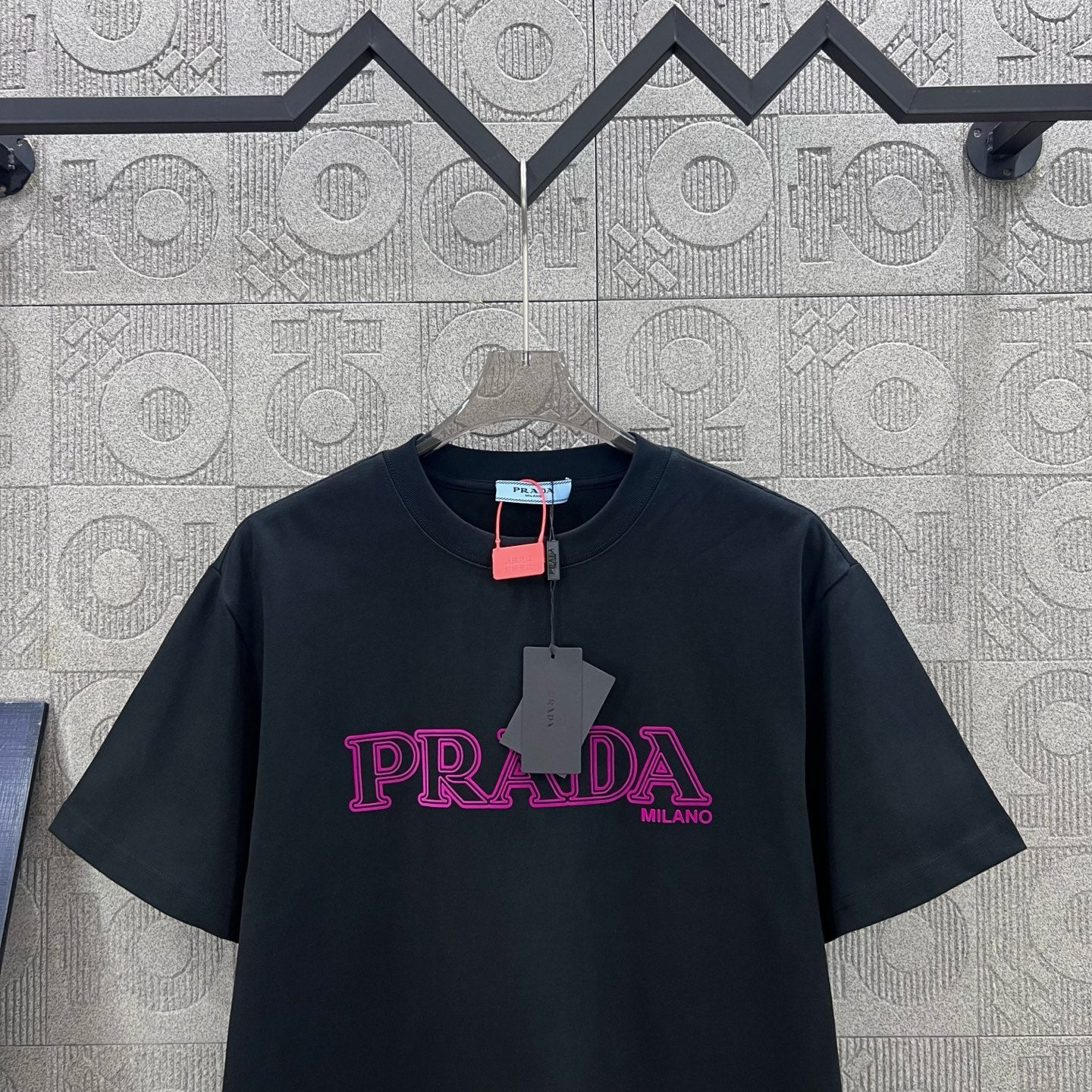LuxluxHouse Best Quality Clothes T-shirt Prada