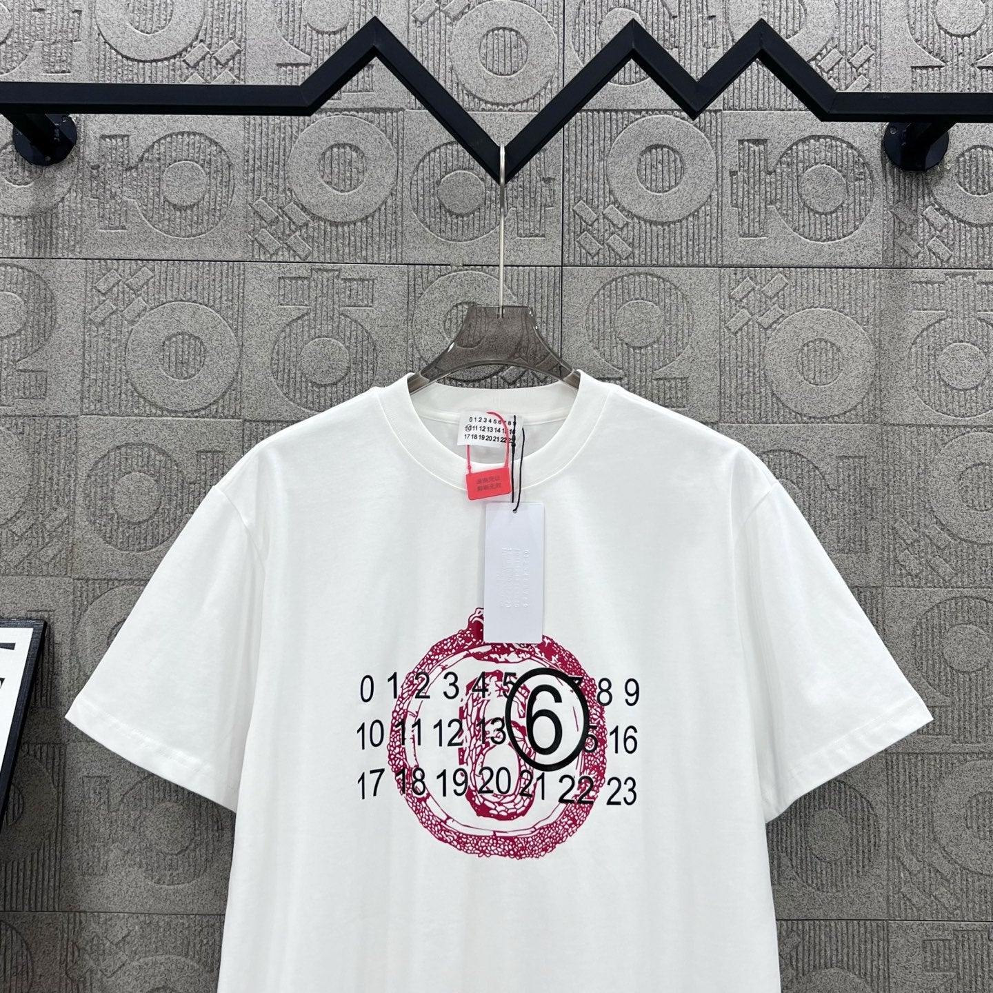 LuxluxHouse Best Quality Clothes T-shirt Chanel & Maison Margiela