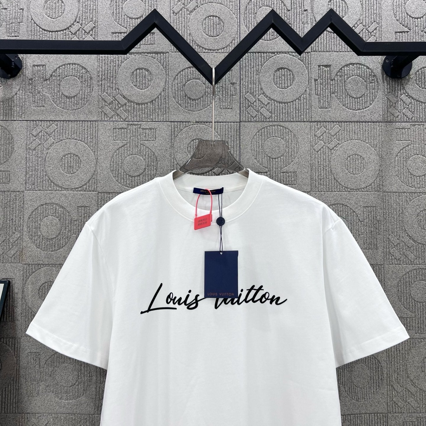 LuxluxHouse Best Quality Clothes T-shirt Louis Vuitton