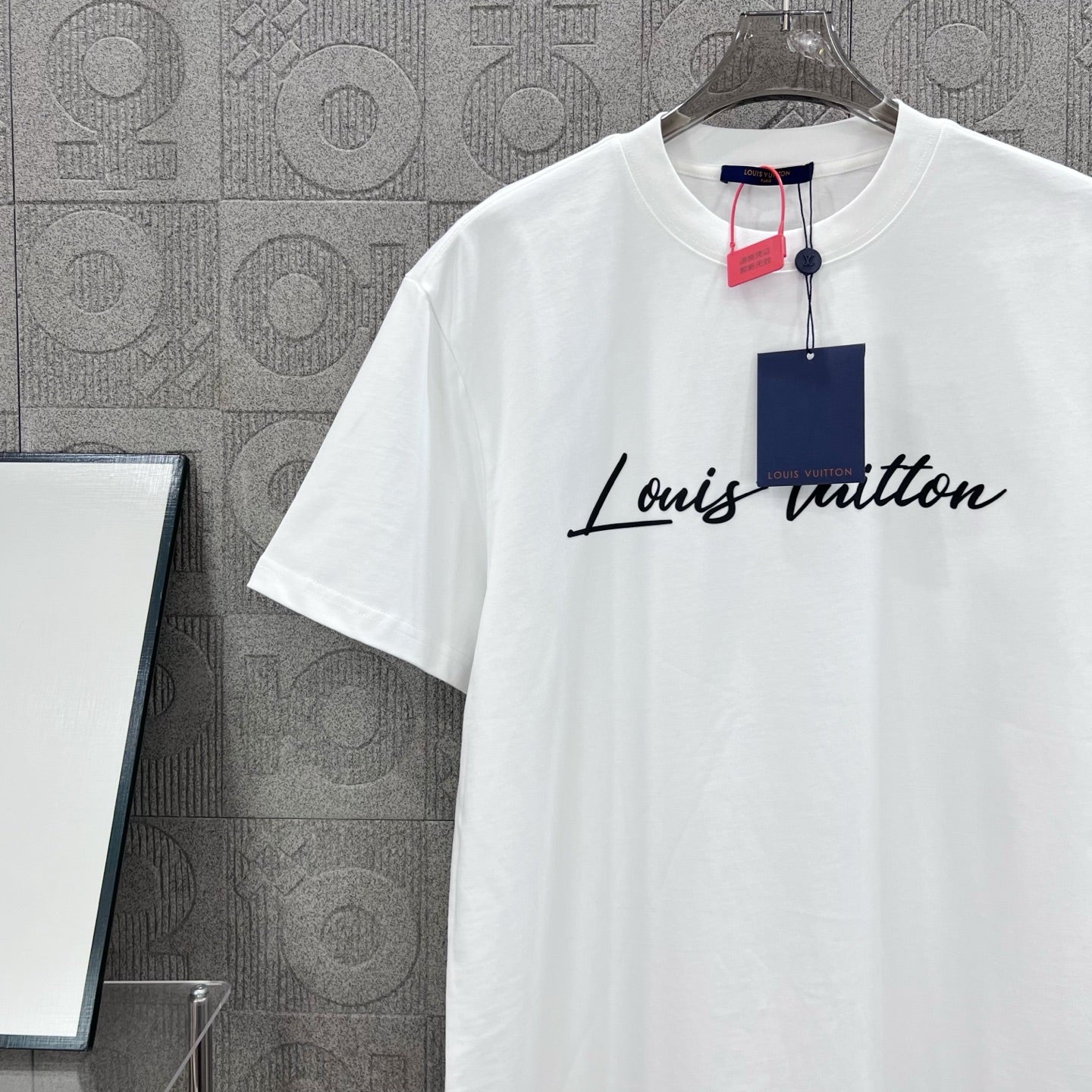 LuxluxHouse Best Quality Clothes T-shirt Louis Vuitton