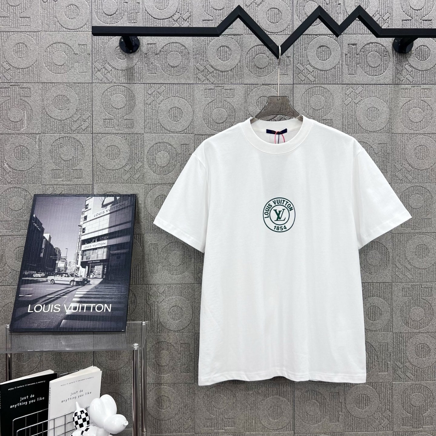 LuxluxHouse Best Quality Clothes T-shirt Louis Vuitton