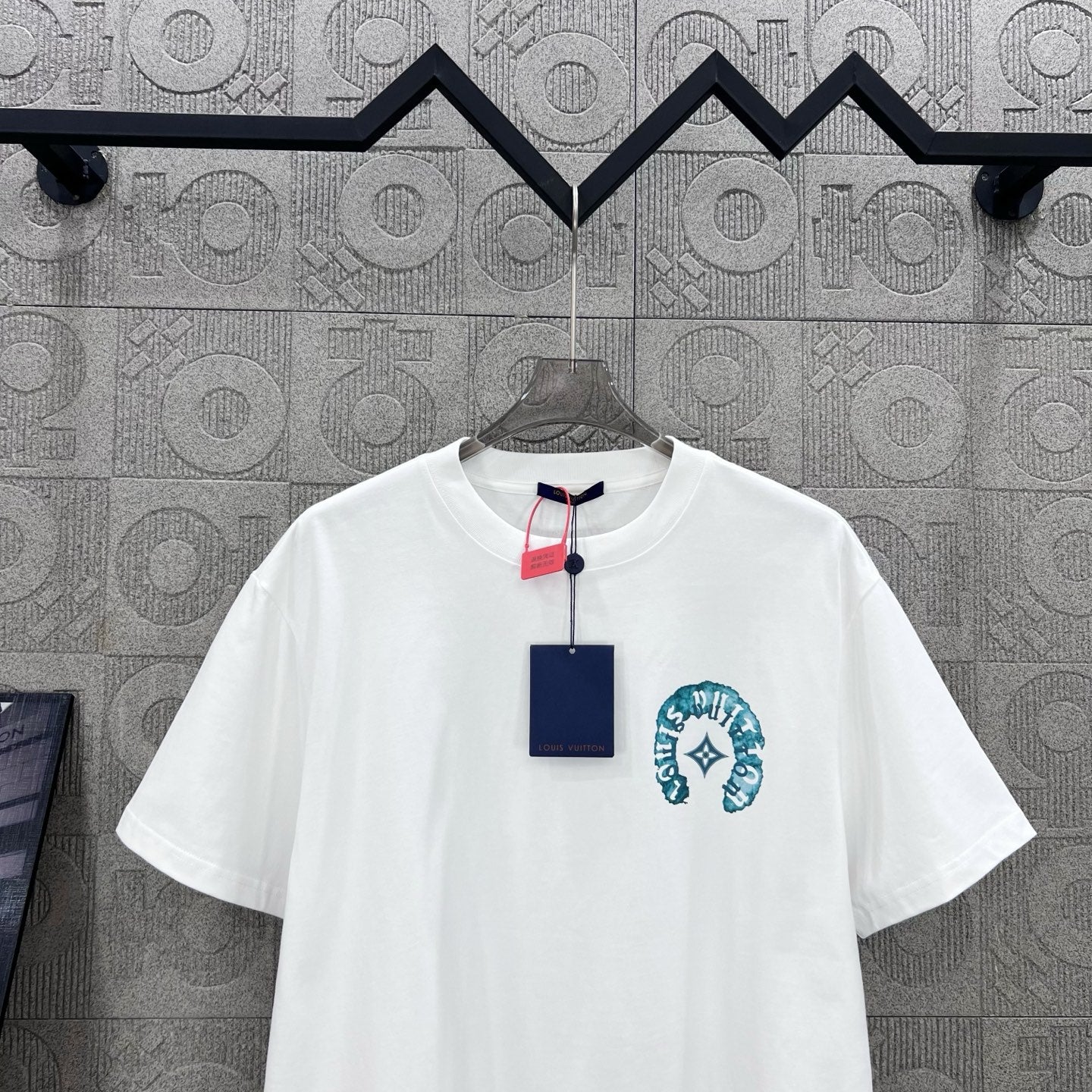 LuxluxHouse Best Quality Clothes T-shirt Louis Vuitton