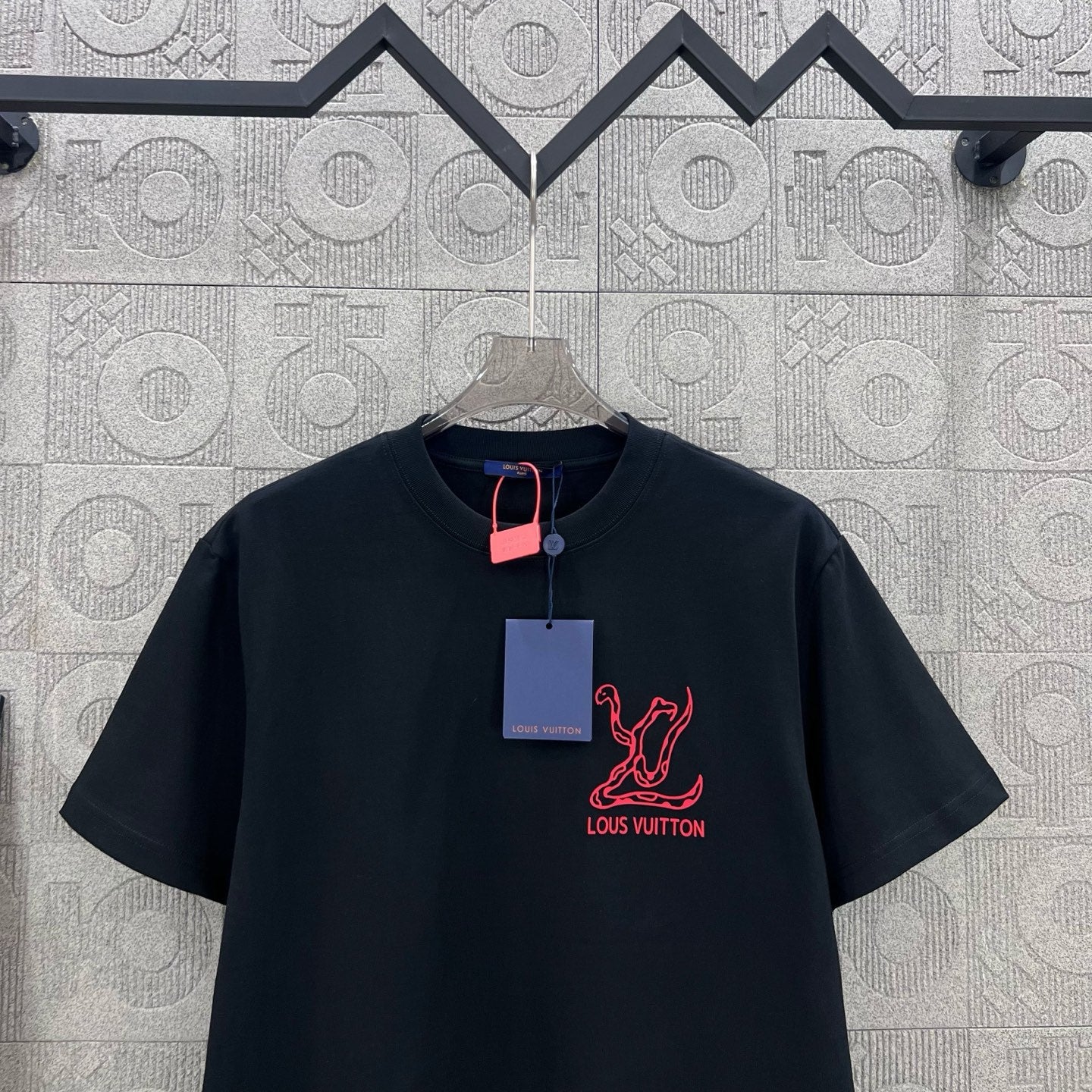 LuxluxHouse Best Quality Clothes T-shirt Louis Vuitton