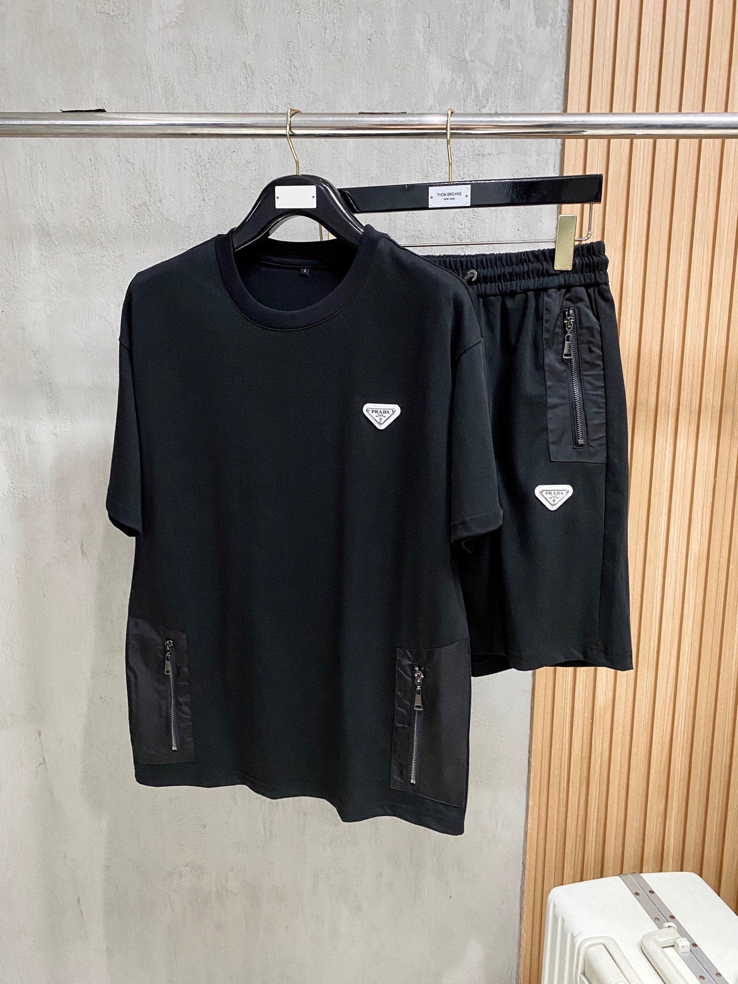 LuxluxHouse Best Quality Clothes T-shirt Prada