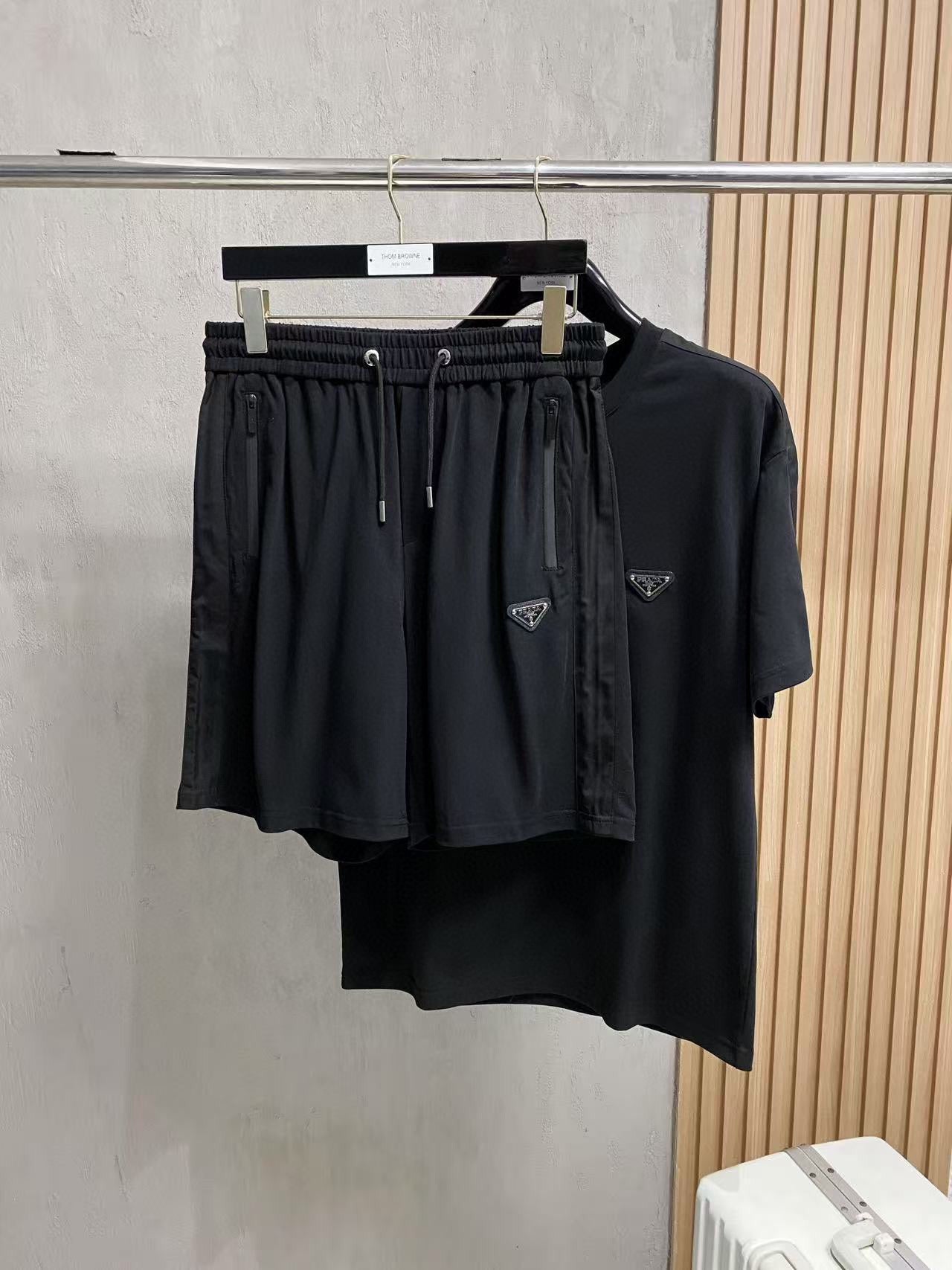 LuxluxHouse Best Quality Clothes T-shirt Prada