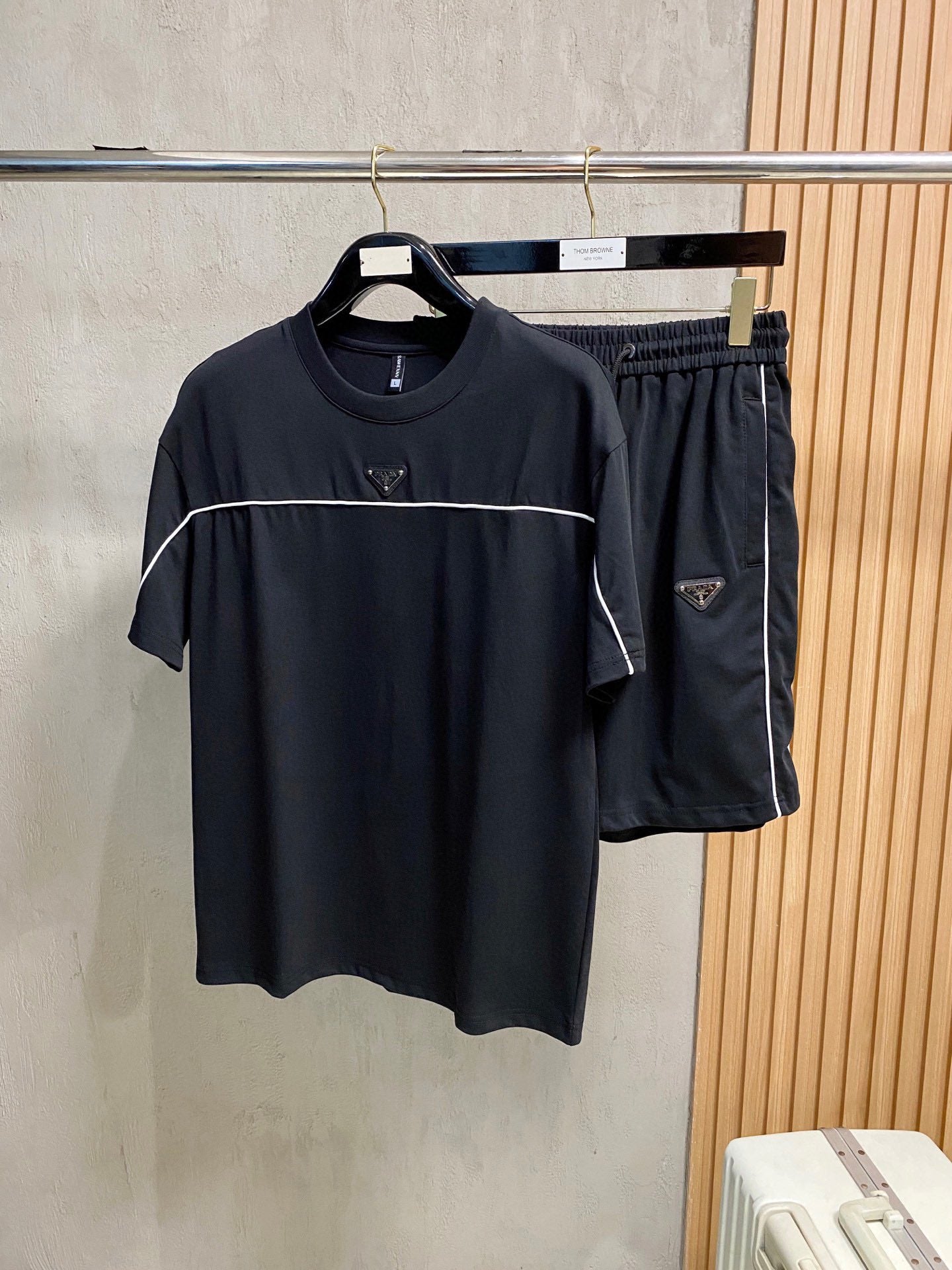 LuxluxHouse Best Quality Clothes T-shirt Prada