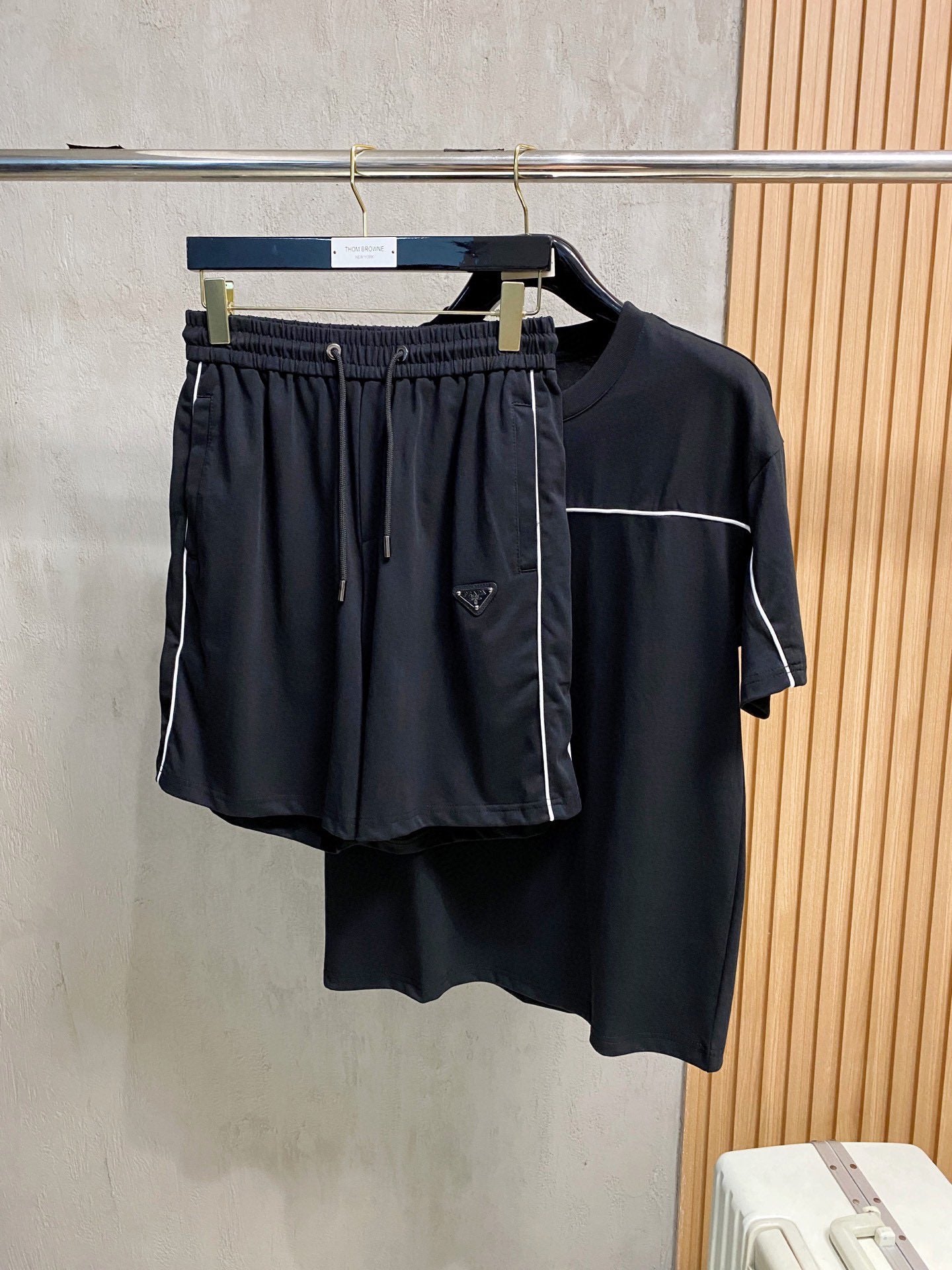 LuxluxHouse Best Quality Clothes T-shirt Prada