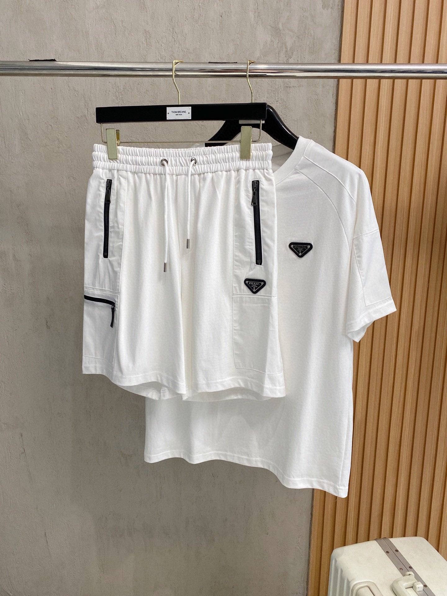 LuxluxHouse Best Quality Clothes T-shirt Prada
