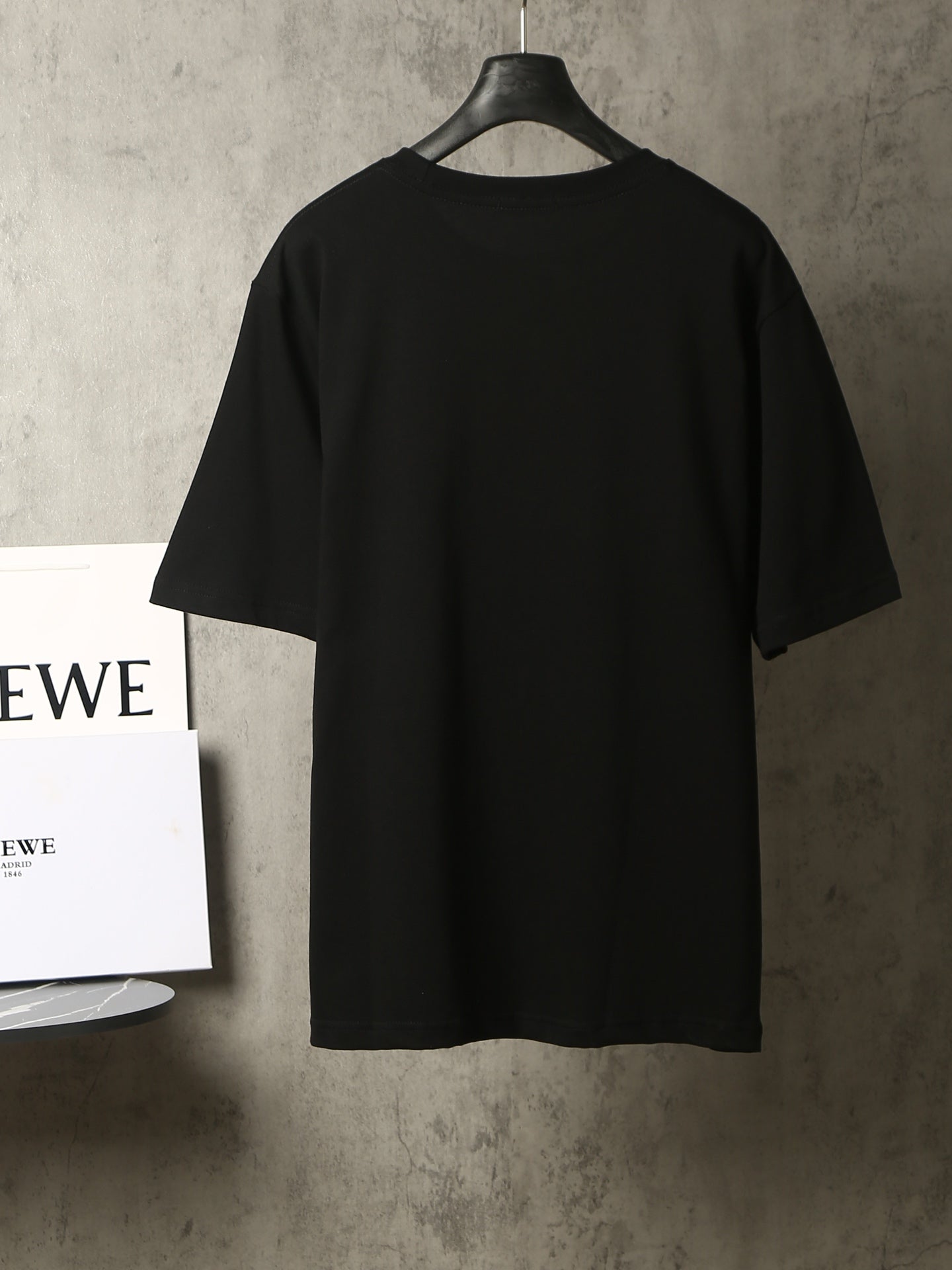 LuxluxHouse Best Quality Clothes T-shirt Loewe