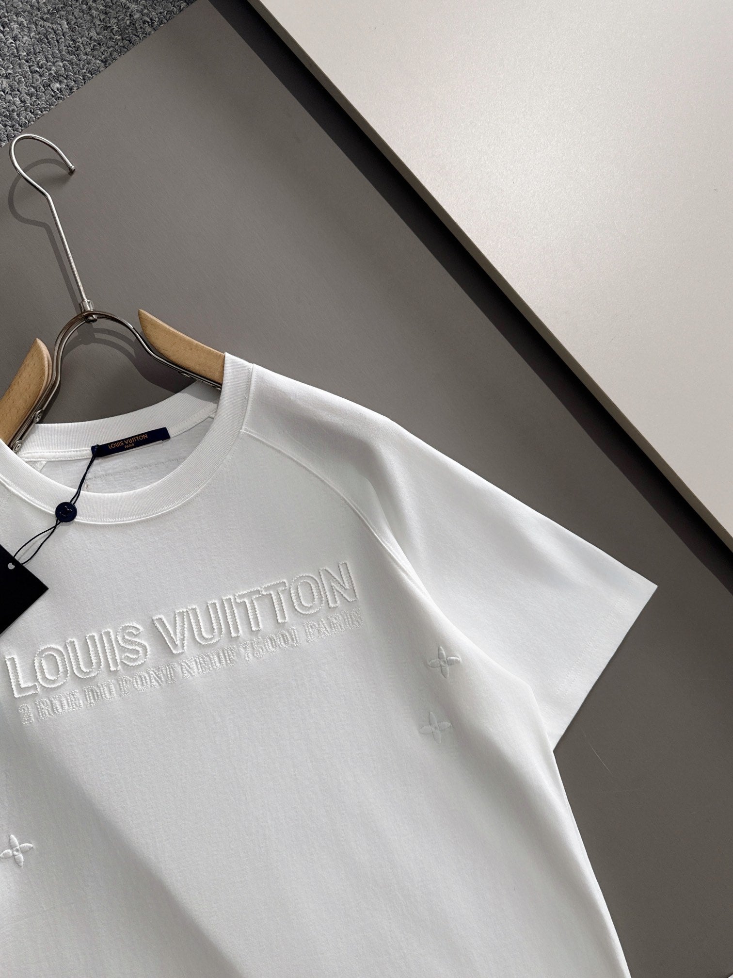 LuxluxHouse Best Quality Clothes T-shirt Louis Vuitton