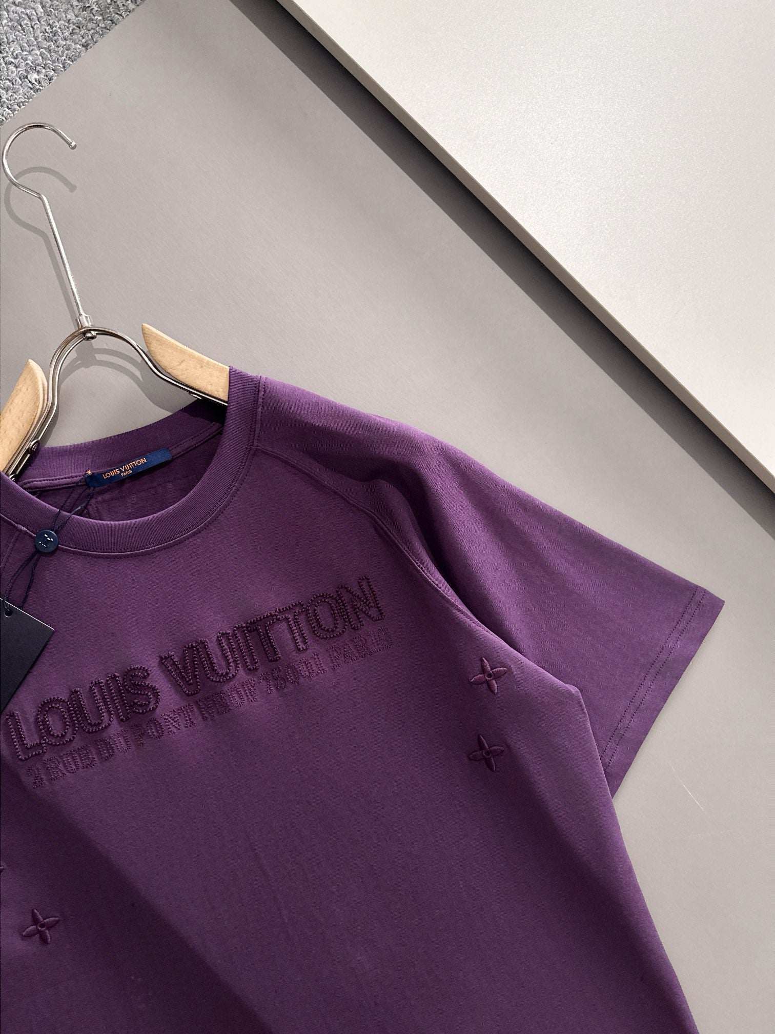 LuxluxHouse Best Quality Clothes T-shirt Louis Vuitton
