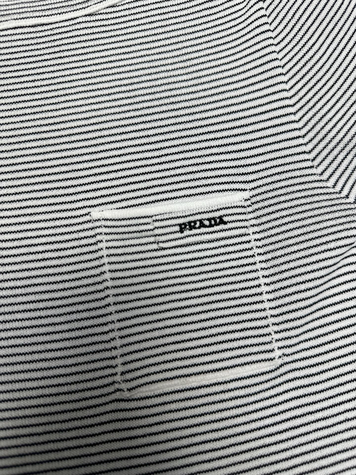 LuxluxHouse Best Quality Clothes T-shirt Prada