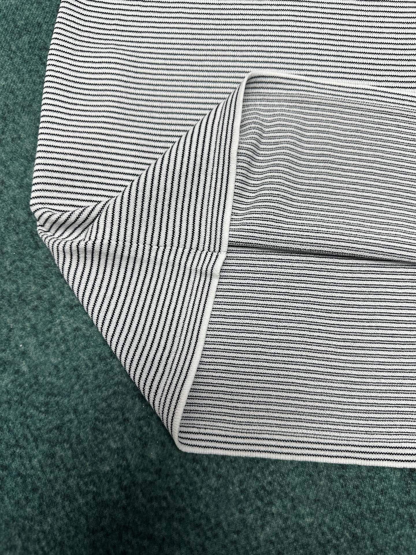 LuxluxHouse Best Quality Clothes T-shirt Prada