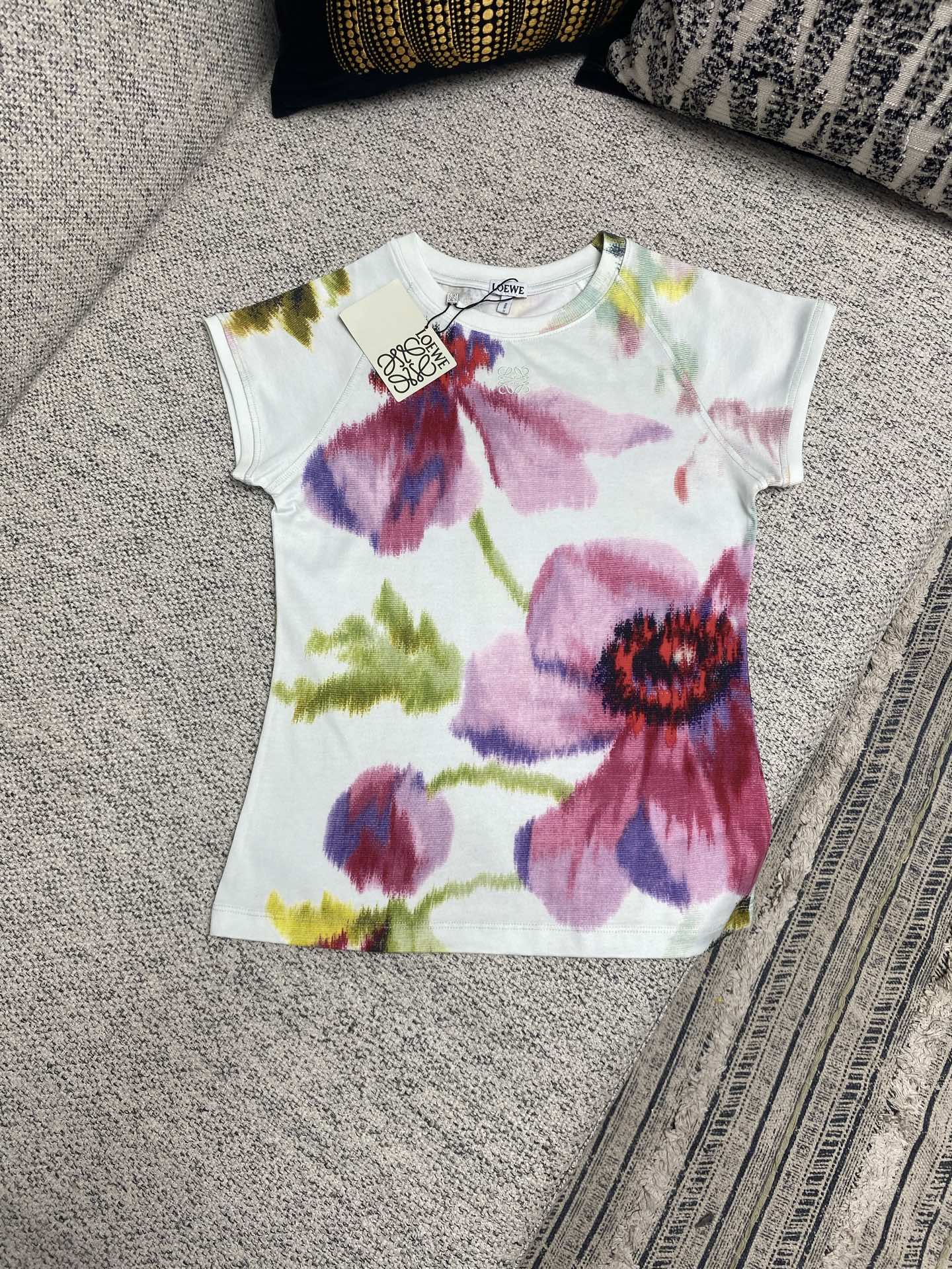 LuxluxHouse Best Quality Clothes T-shirt Loewe