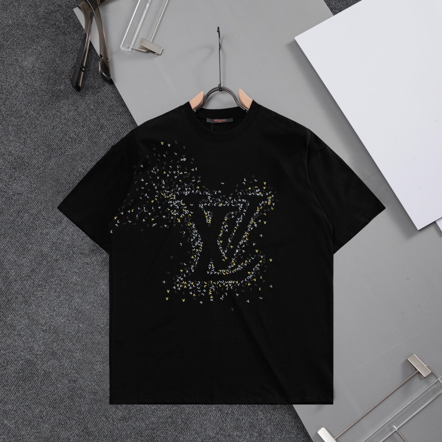 LuxluxHouse Best Quality Clothes T-shirt Louis Vuitton