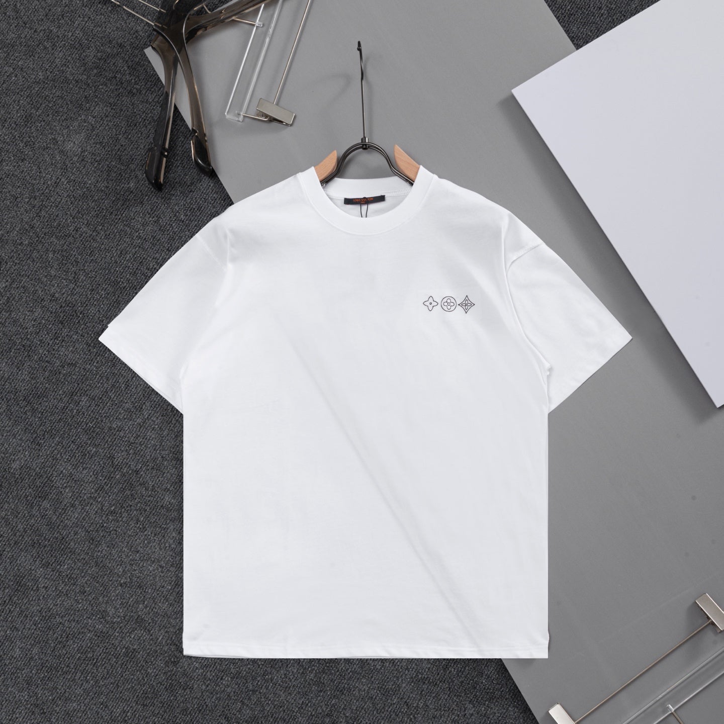 LuxluxHouse Best Quality Clothes T-shirt Louis Vuitton