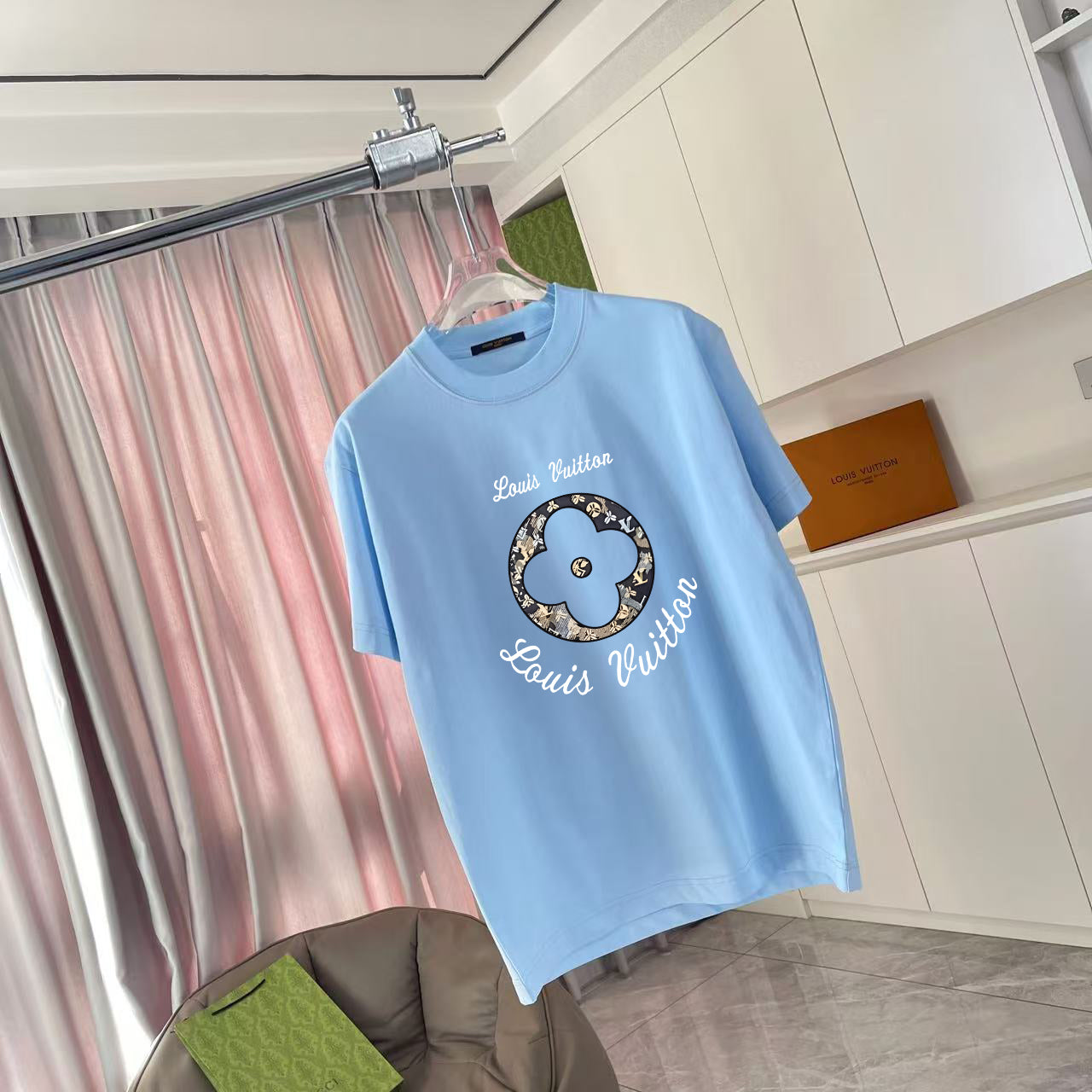 LuxluxHouse Best Quality Clothes T-shirt Louis Vuitton