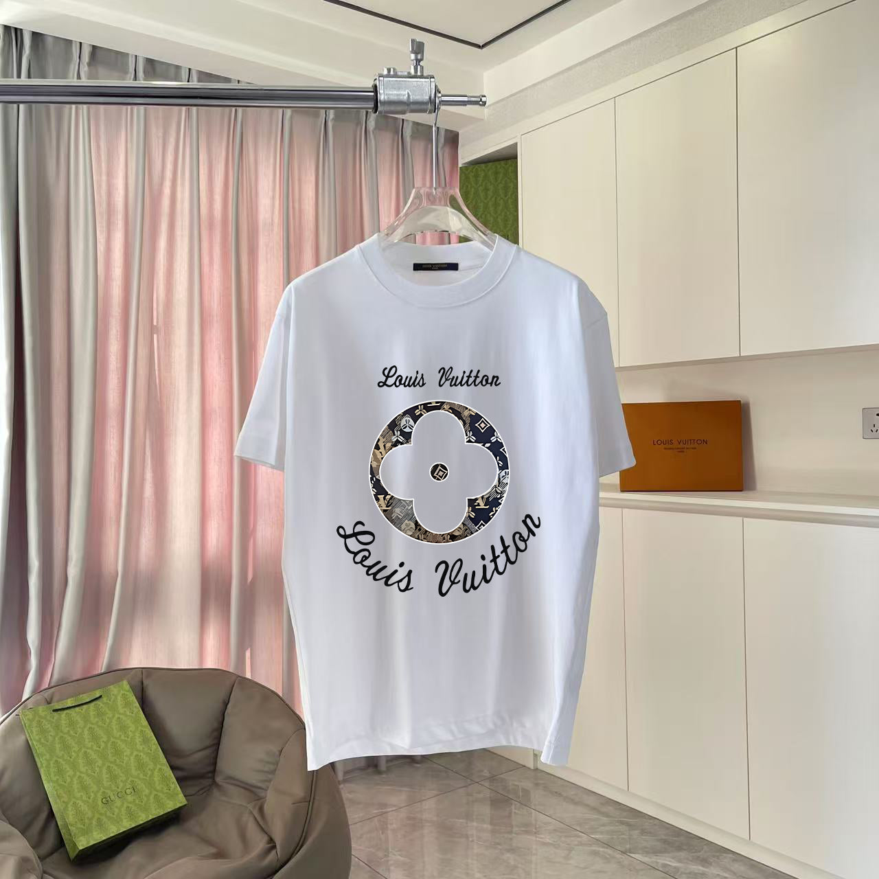LuxluxHouse Best Quality Clothes T-shirt Louis Vuitton