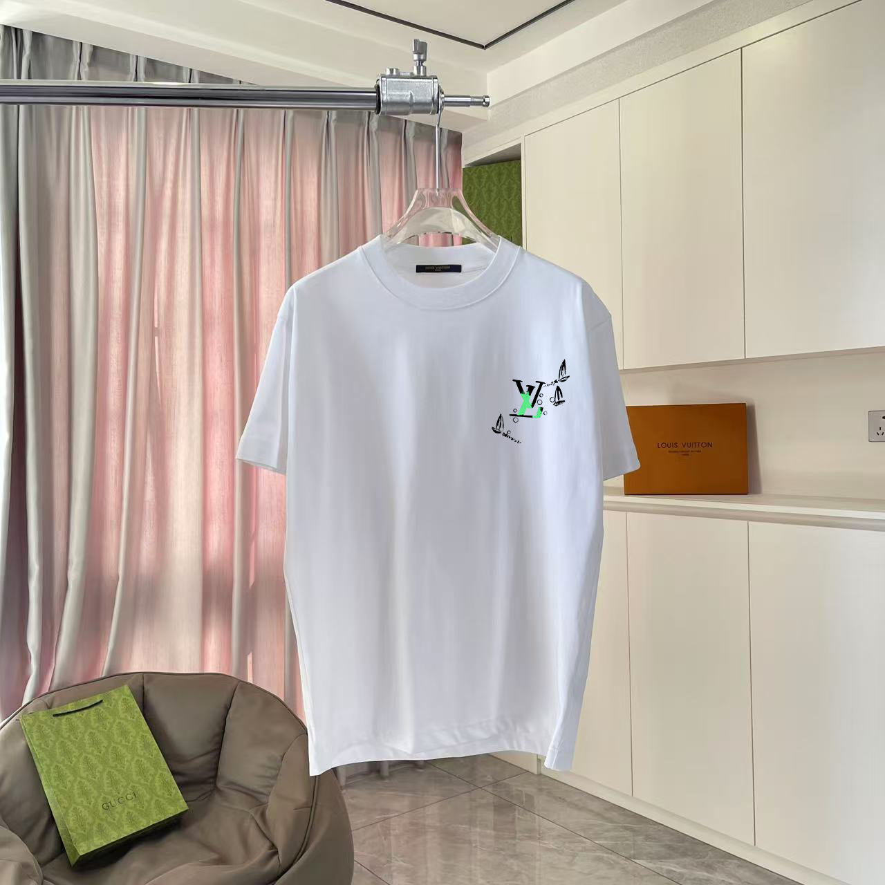 LuxluxHouse Best Quality Clothes T-shirt Louis Vuitton