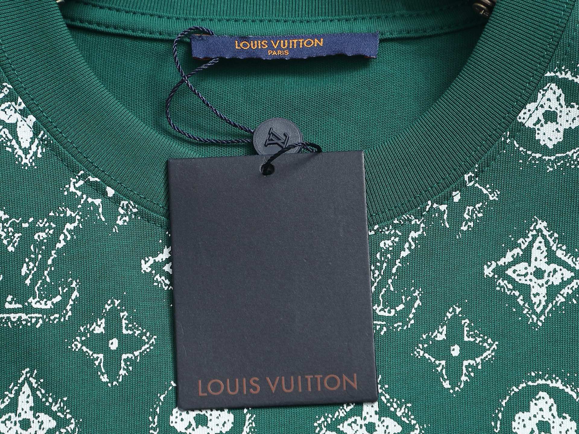 LuxluxHouse Best Quality Clothes T-shirt Louis Vuitton
