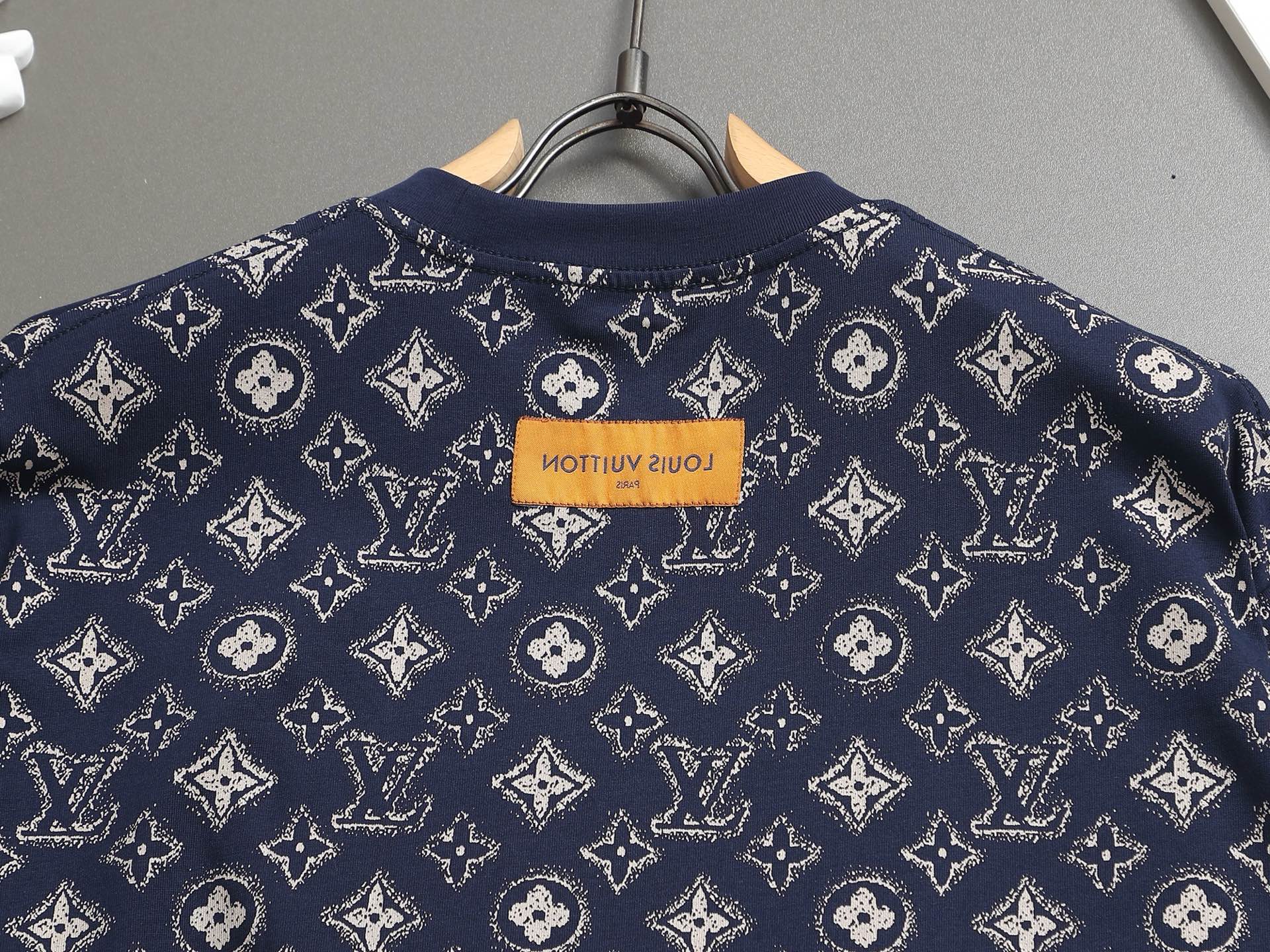 LuxluxHouse Best Quality Clothes T-shirt Louis Vuitton