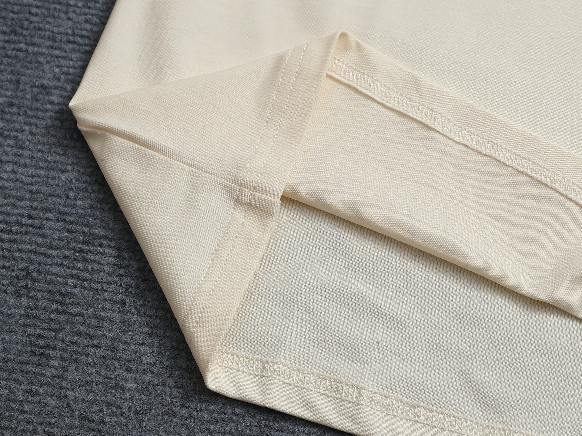 LuxluxHouse Best Quality Clothes T-shirt Loewe