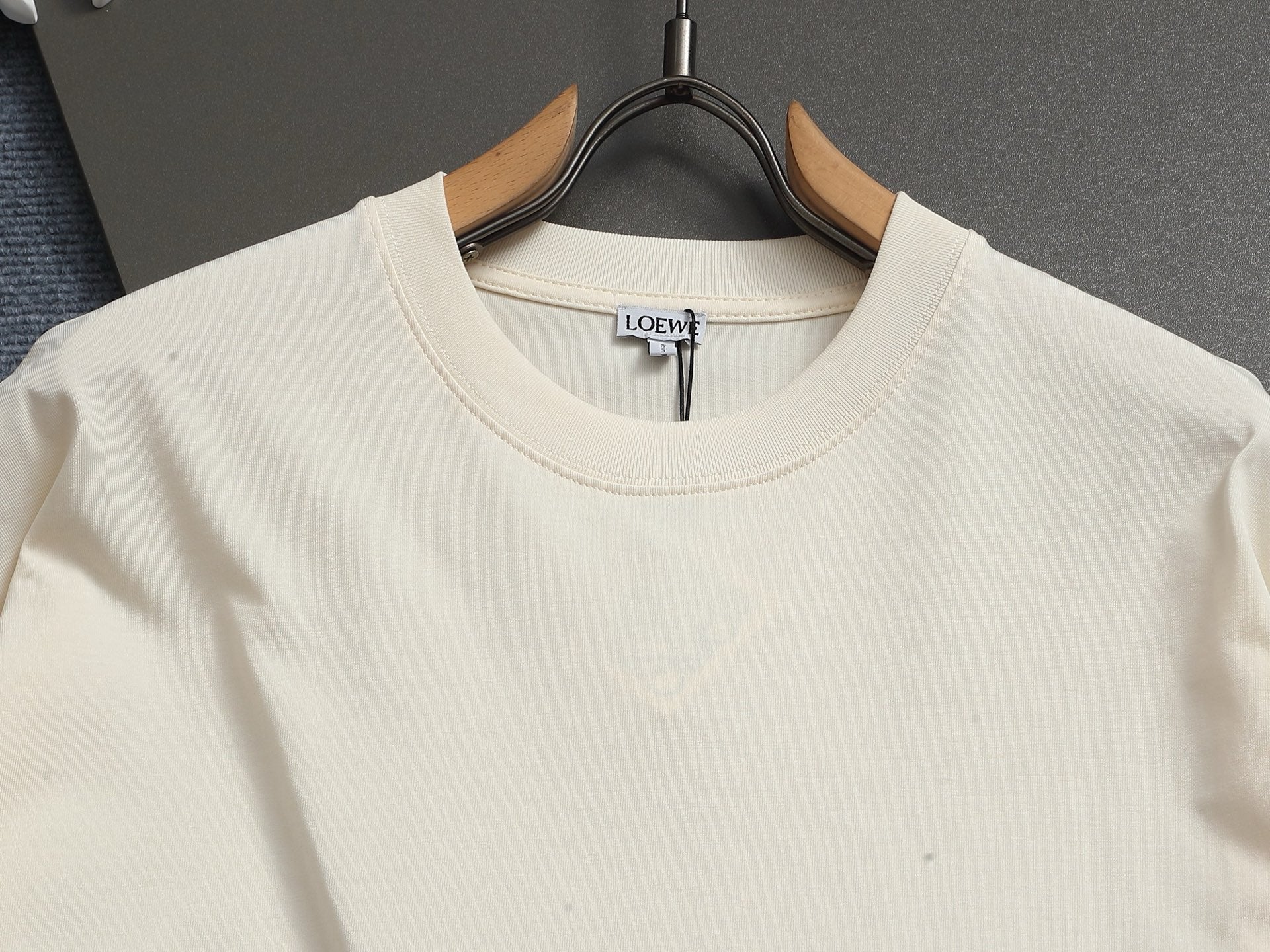 LuxluxHouse Best Quality Clothes T-shirt Loewe