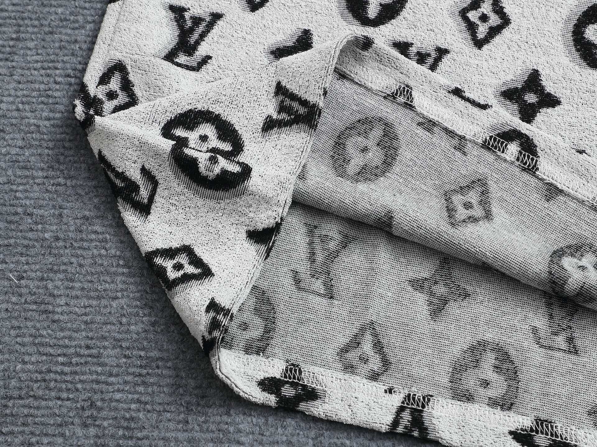 LuxluxHouse Best Quality Clothes T-shirt Louis Vuitton