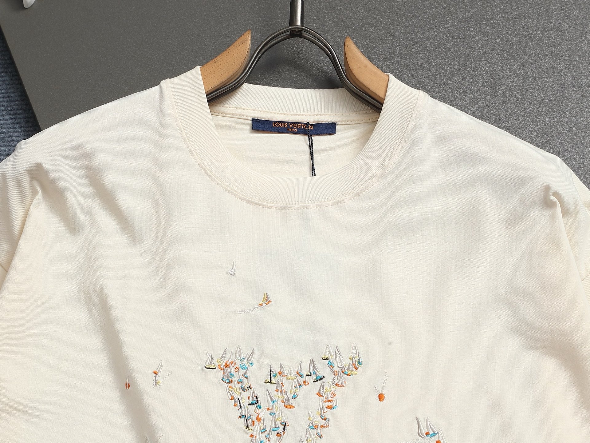 LuxluxHouse Best Quality Clothes T-shirt Louis Vuitton