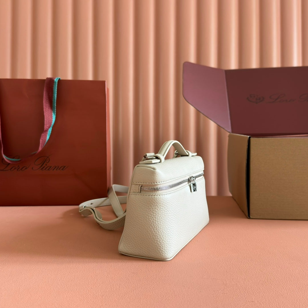 LuxluxHouse Best Quality Bags Loro Piana Women
