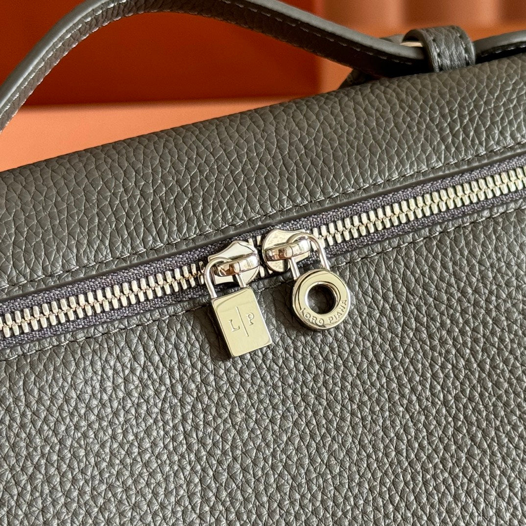 LuxluxHouse Best Quality Bags Loro Piana Women
