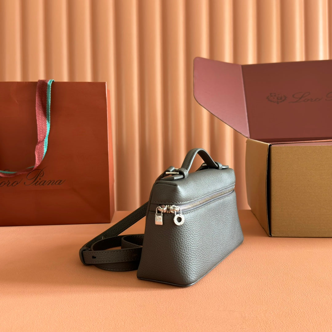 LuxluxHouse Best Quality Bags Loro Piana Women