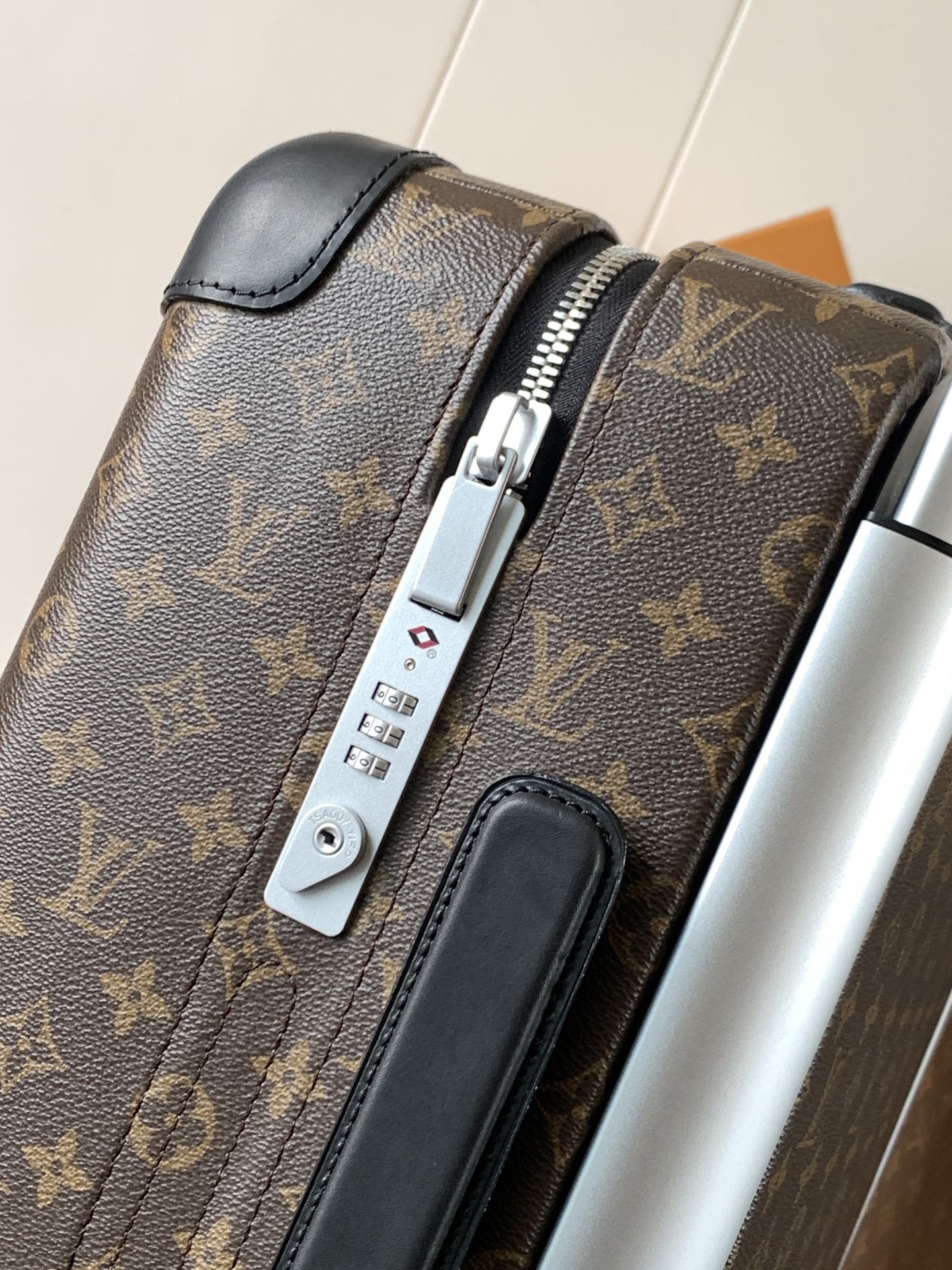 LuxluxHouse Best Quality Bags Luggage Louis Vuitton Men