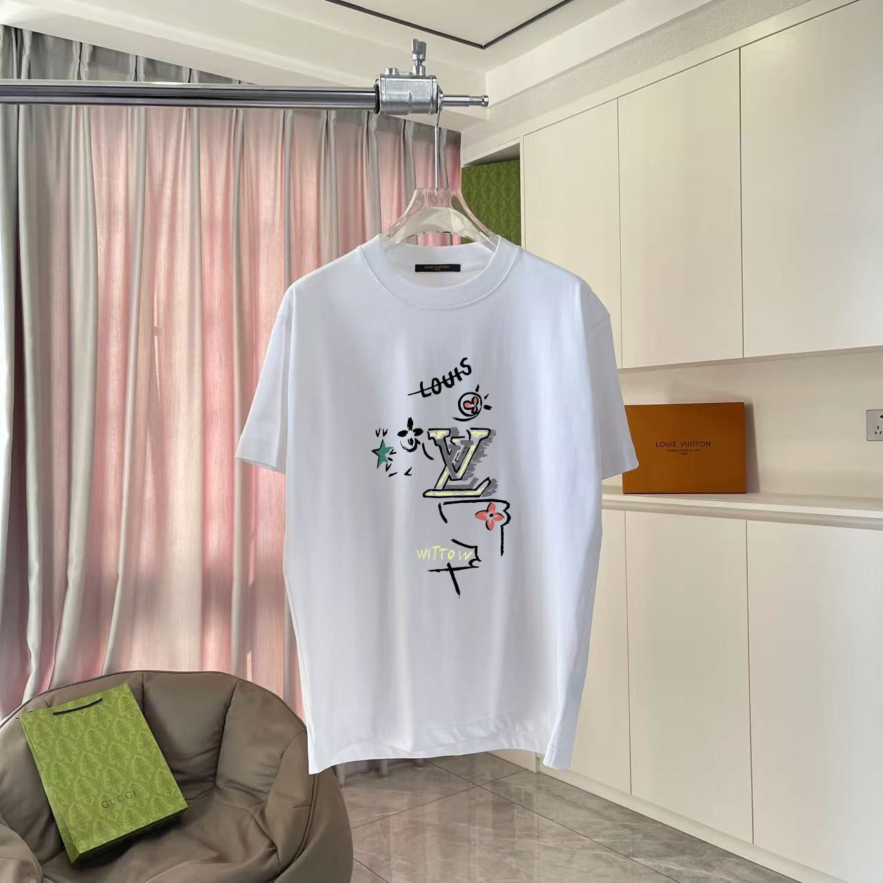 LuxluxHouse Best Quality Clothes T-shirt Louis Vuitton