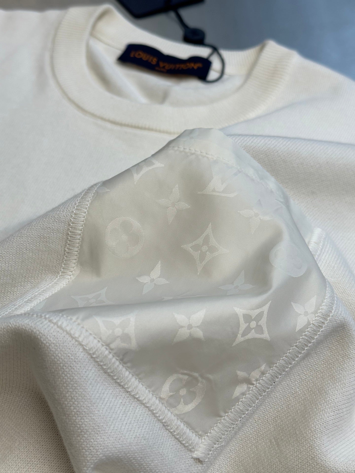 LuxluxHouse Best Quality Clothes T-shirt Louis Vuitton